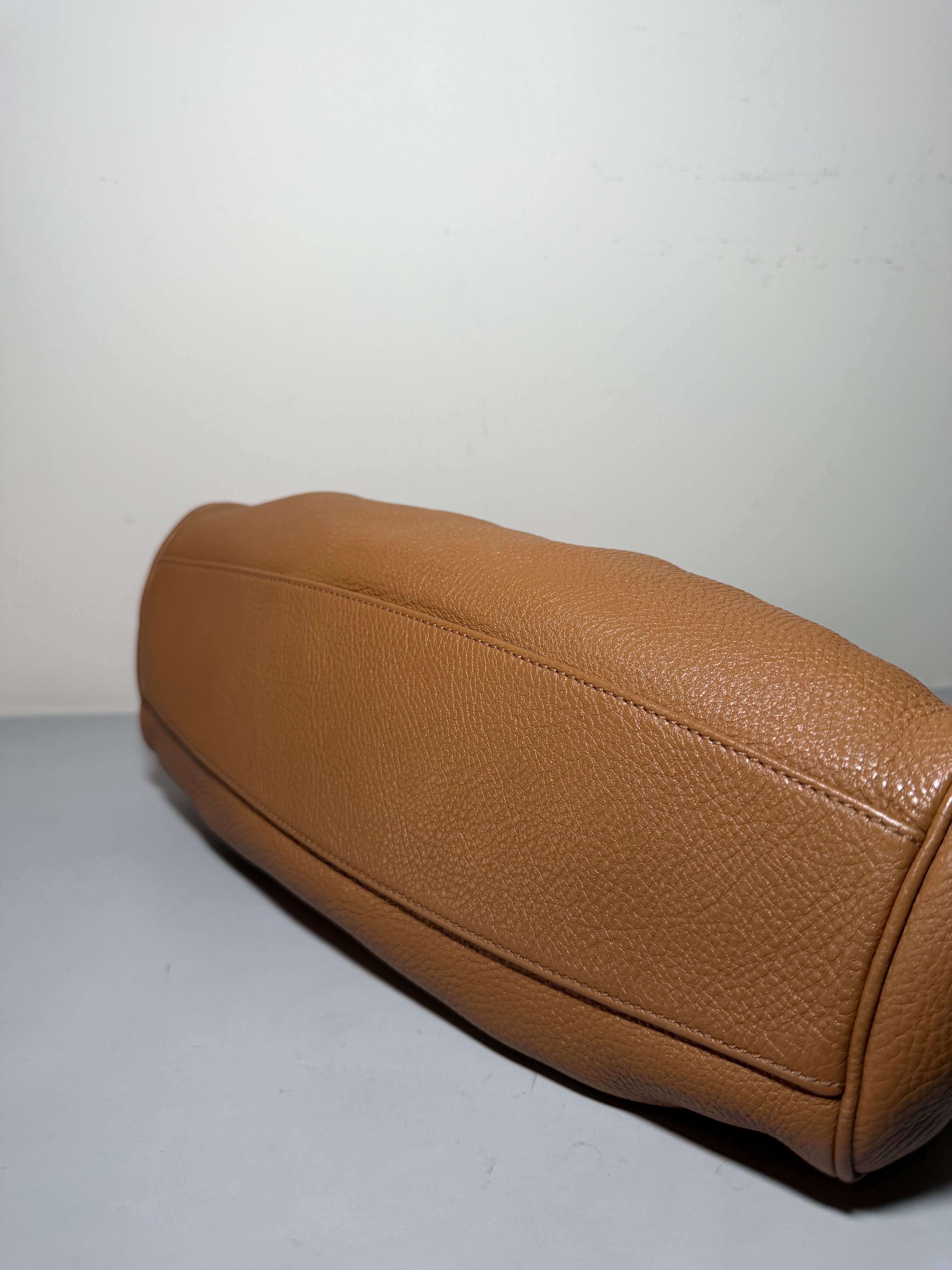 Borsa Salvatore Ferragamo Marisa con Iconica Chiusura Gancini