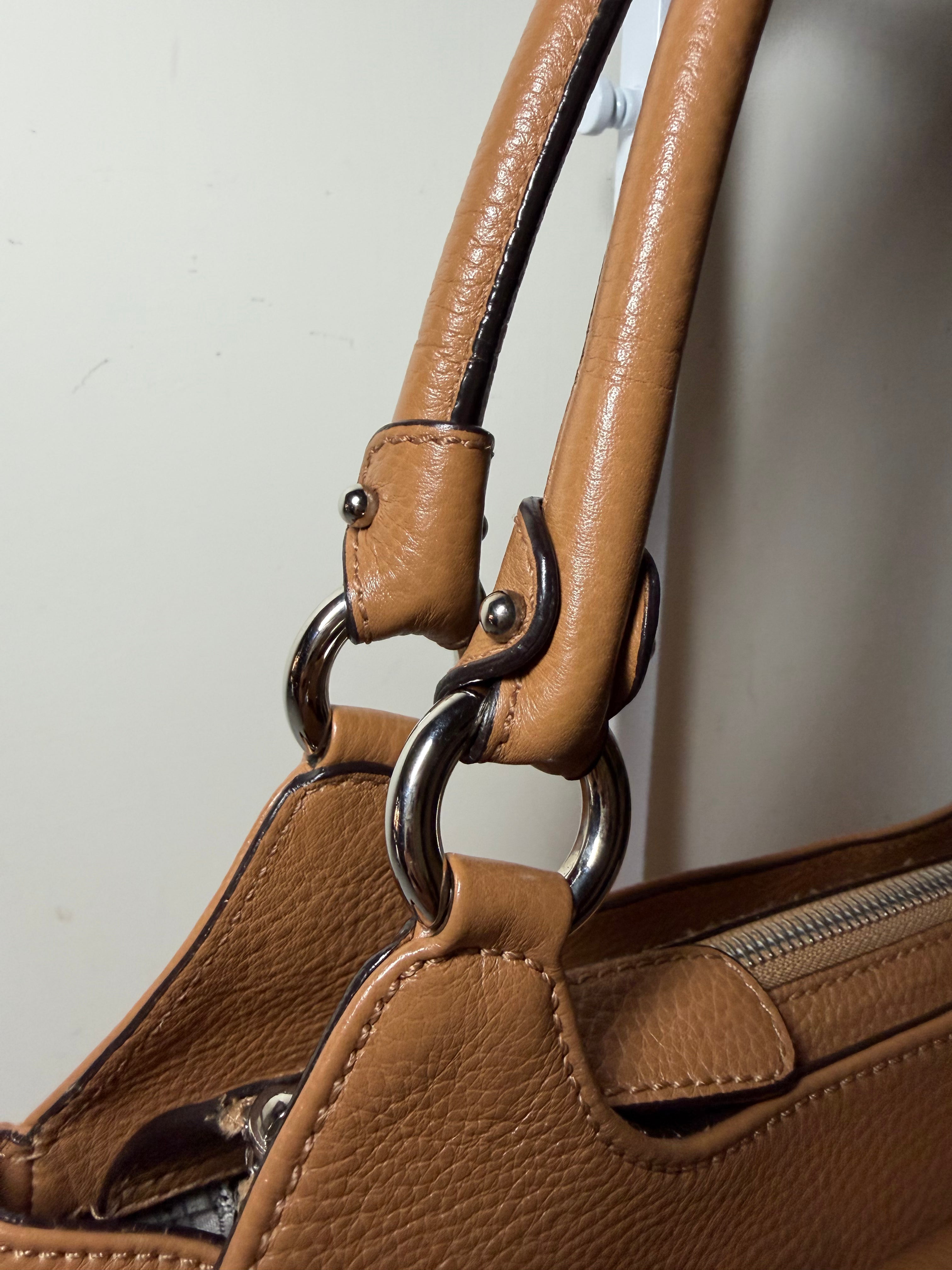 Borsa Salvatore Ferragamo Marisa con Iconica Chiusura Gancini