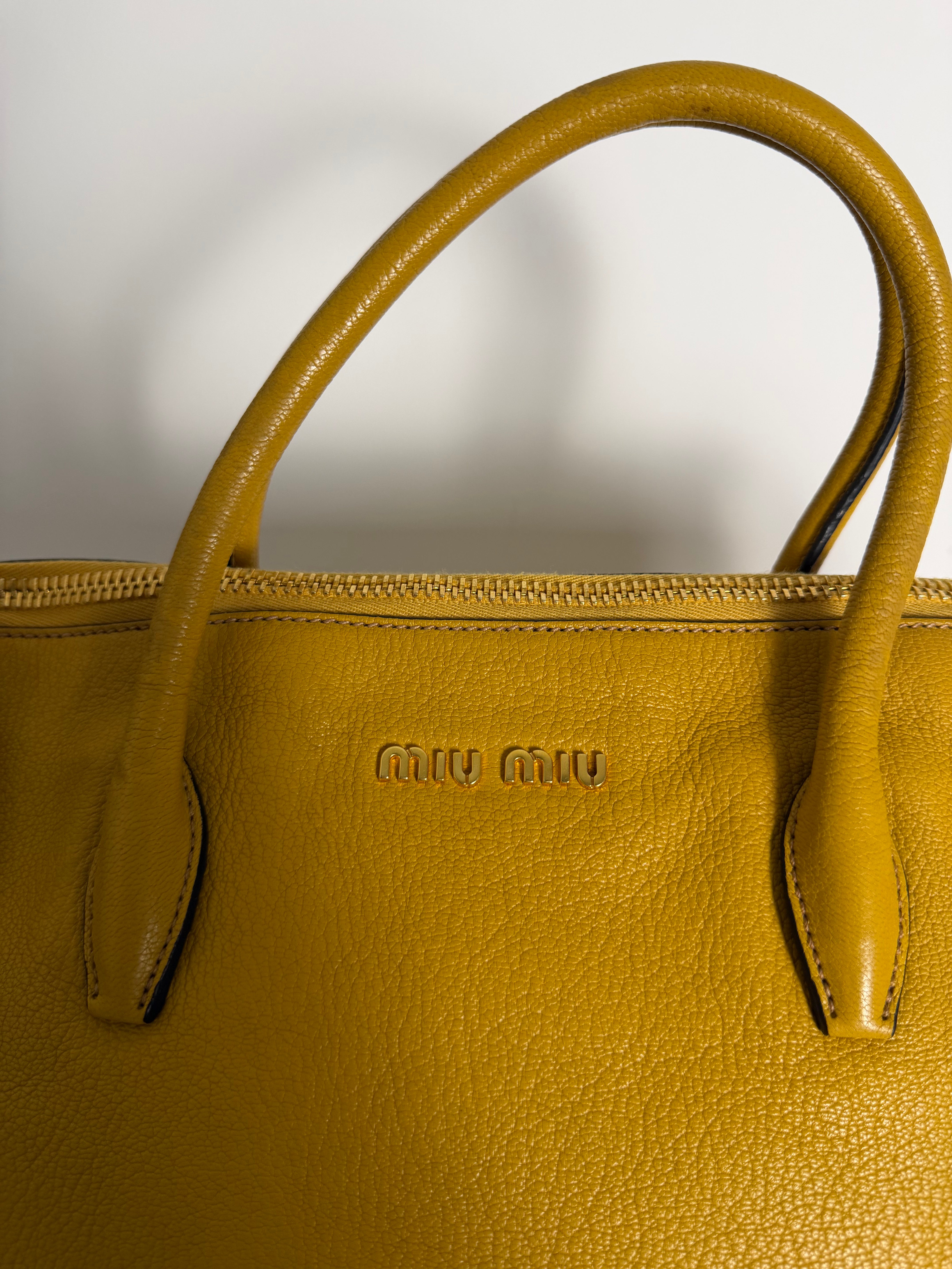 Borsa Miu Miu in Pelle Madras in Color Senape