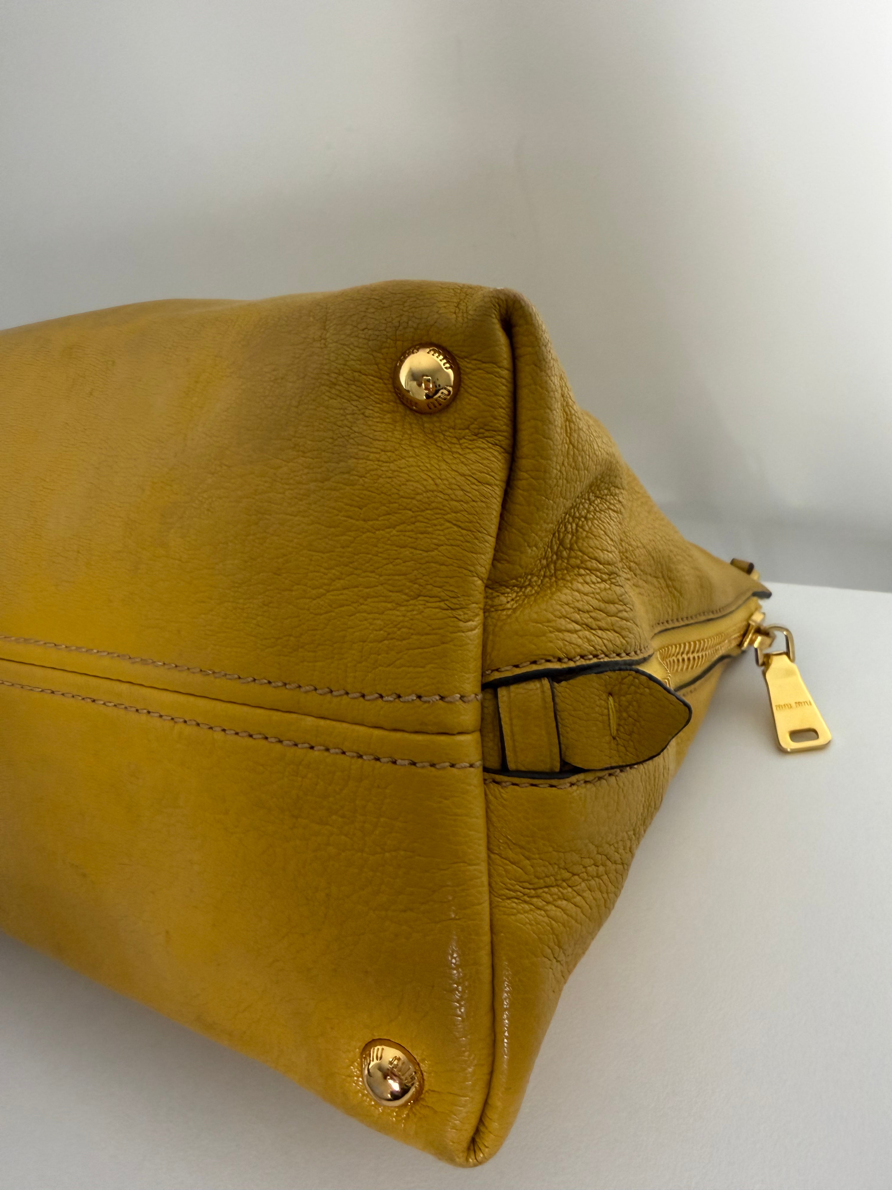 Borsa Miu Miu in Pelle Madras in Color Senape
