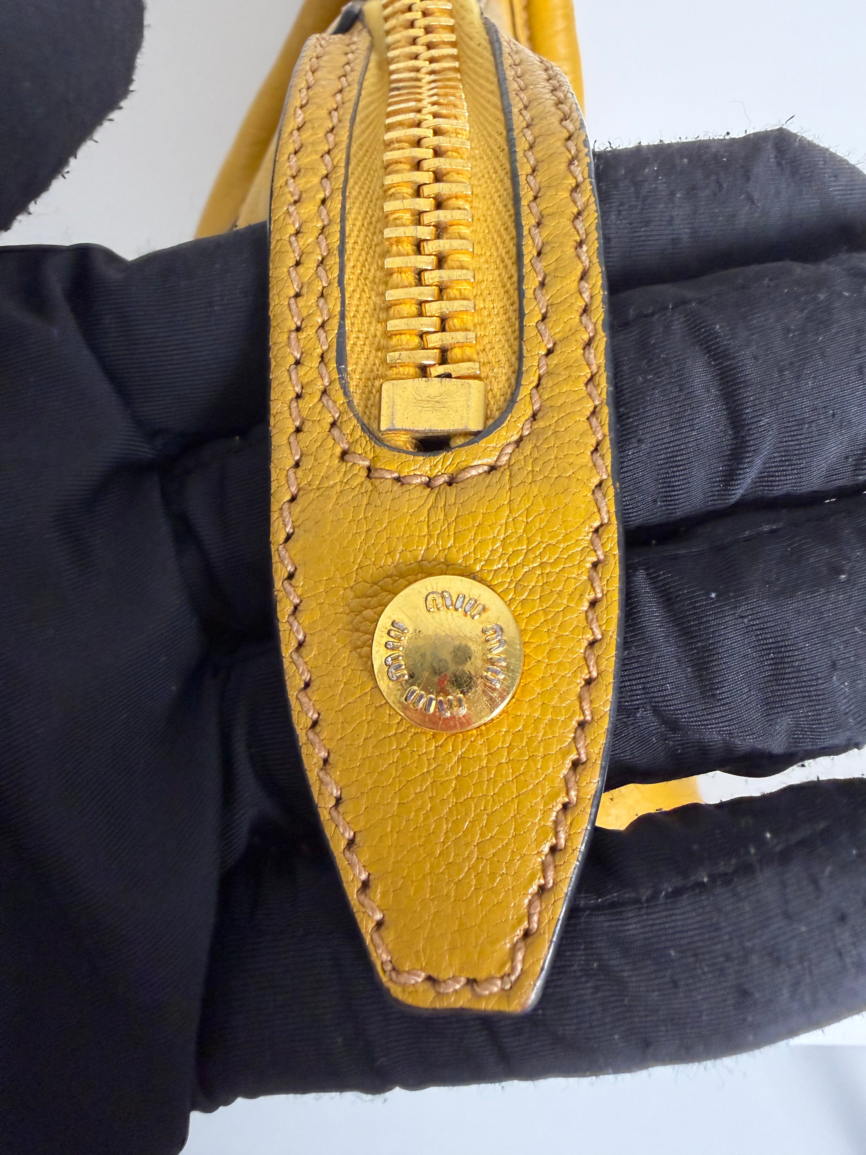 Borsa Miu Miu in Pelle Madras in Color Senape