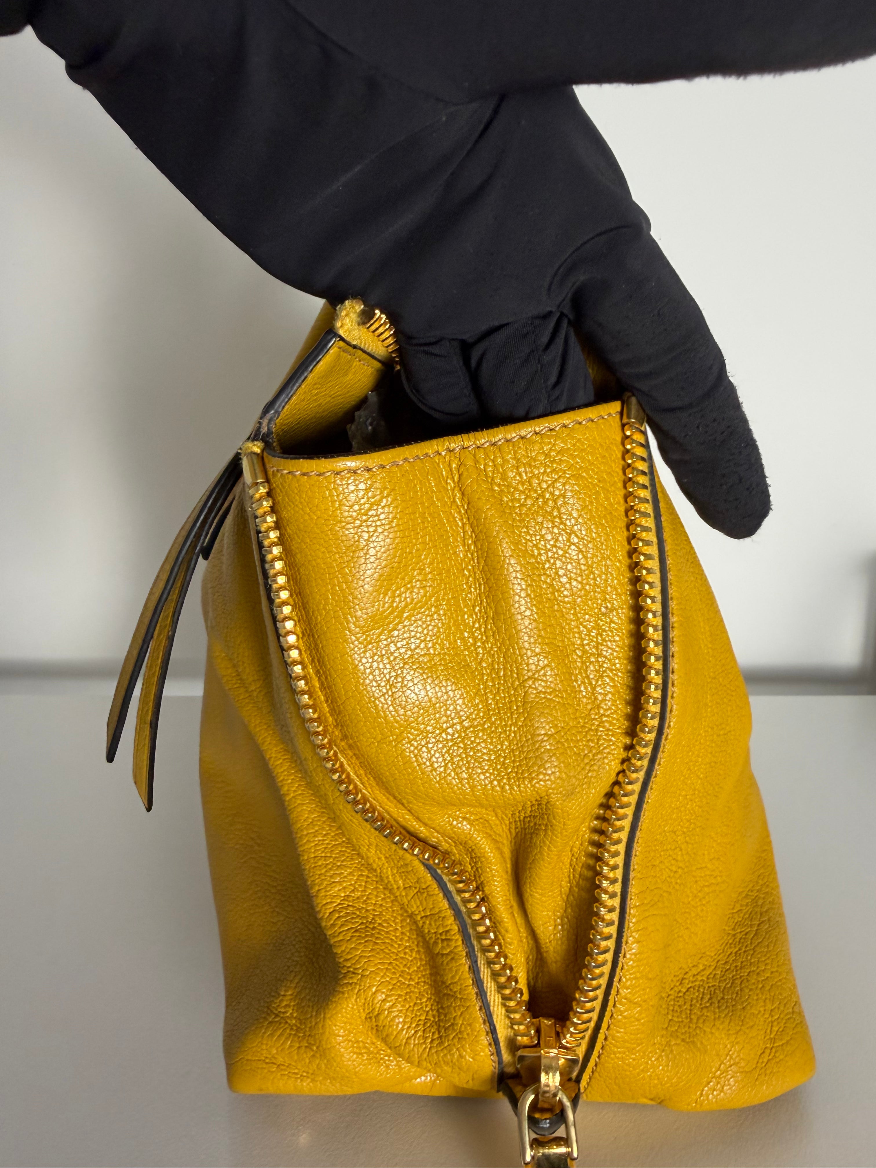 Borsa Miu Miu in Pelle Madras in Color Senape