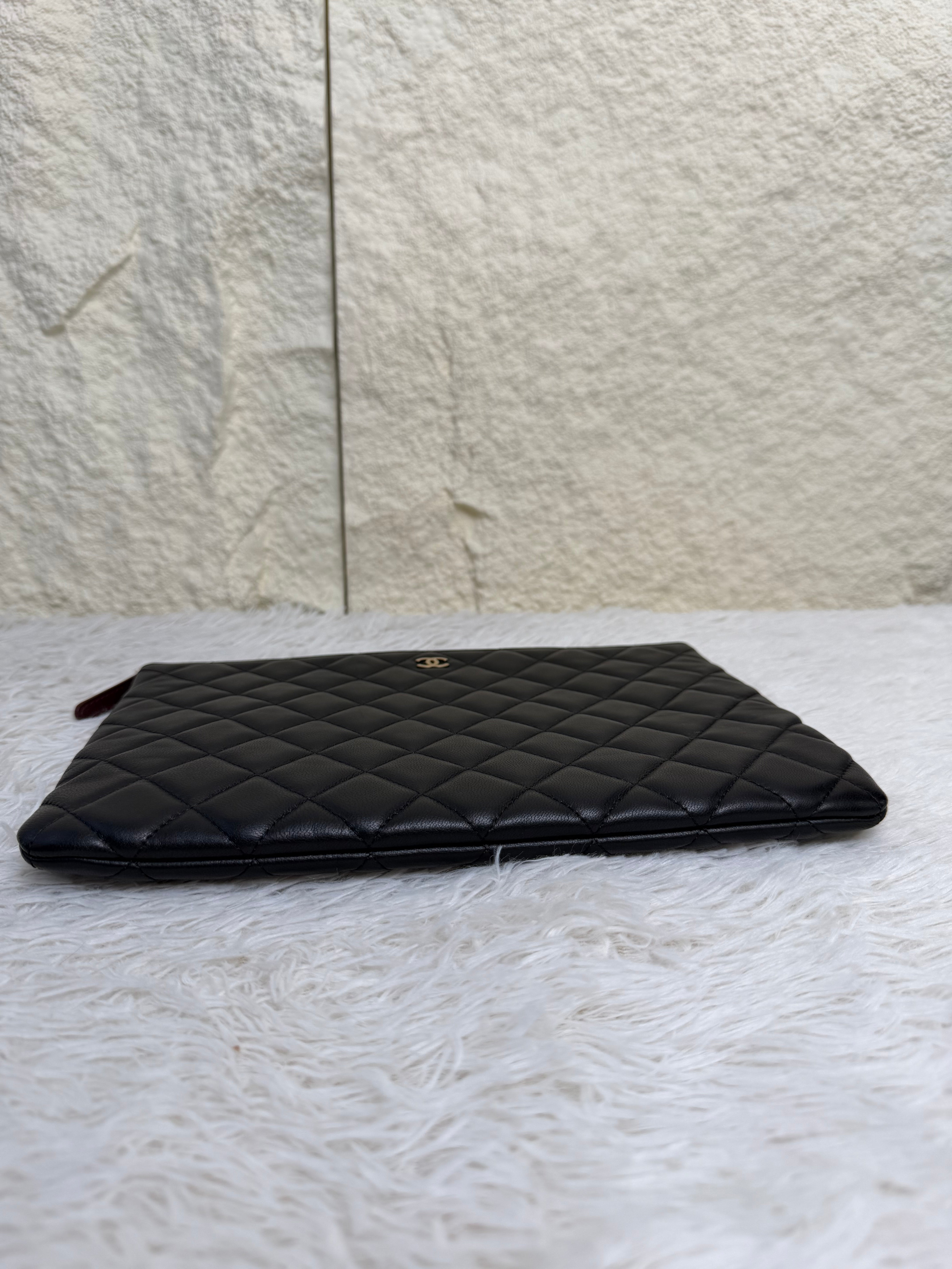 Pochette Chanel in Pelle Nera