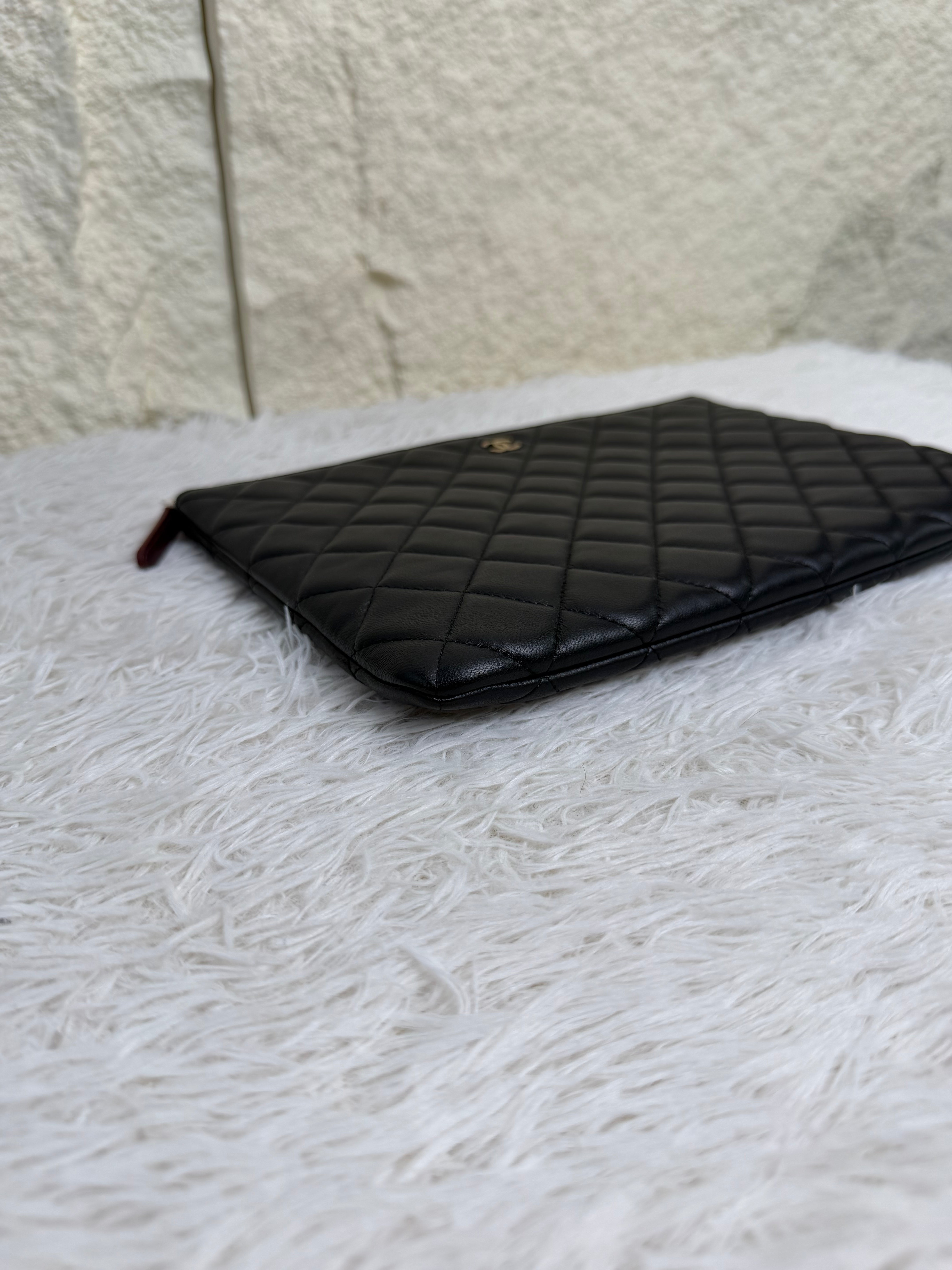 Pochette Chanel in Pelle Nera