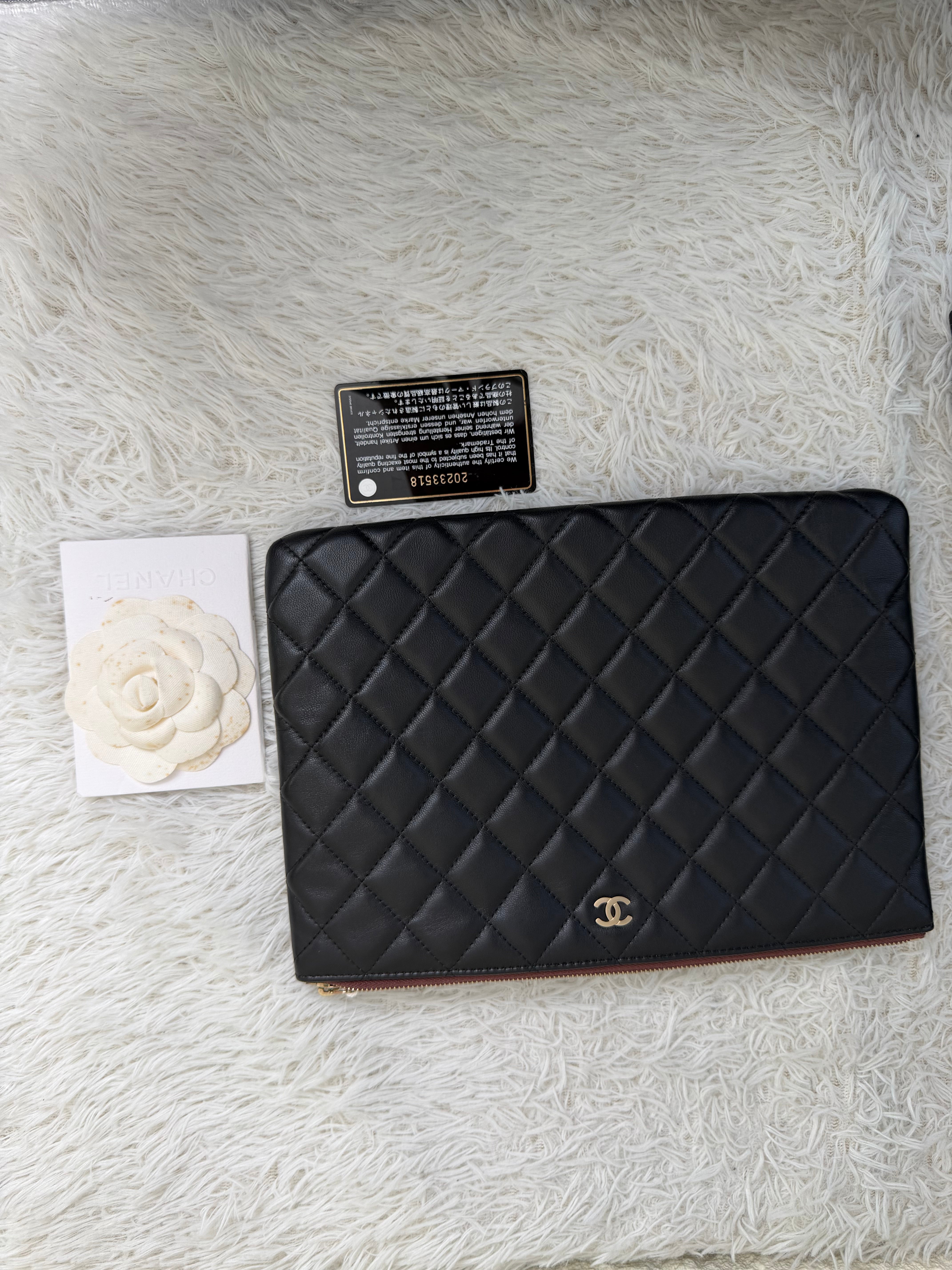 Pochette Chanel in Pelle Nera