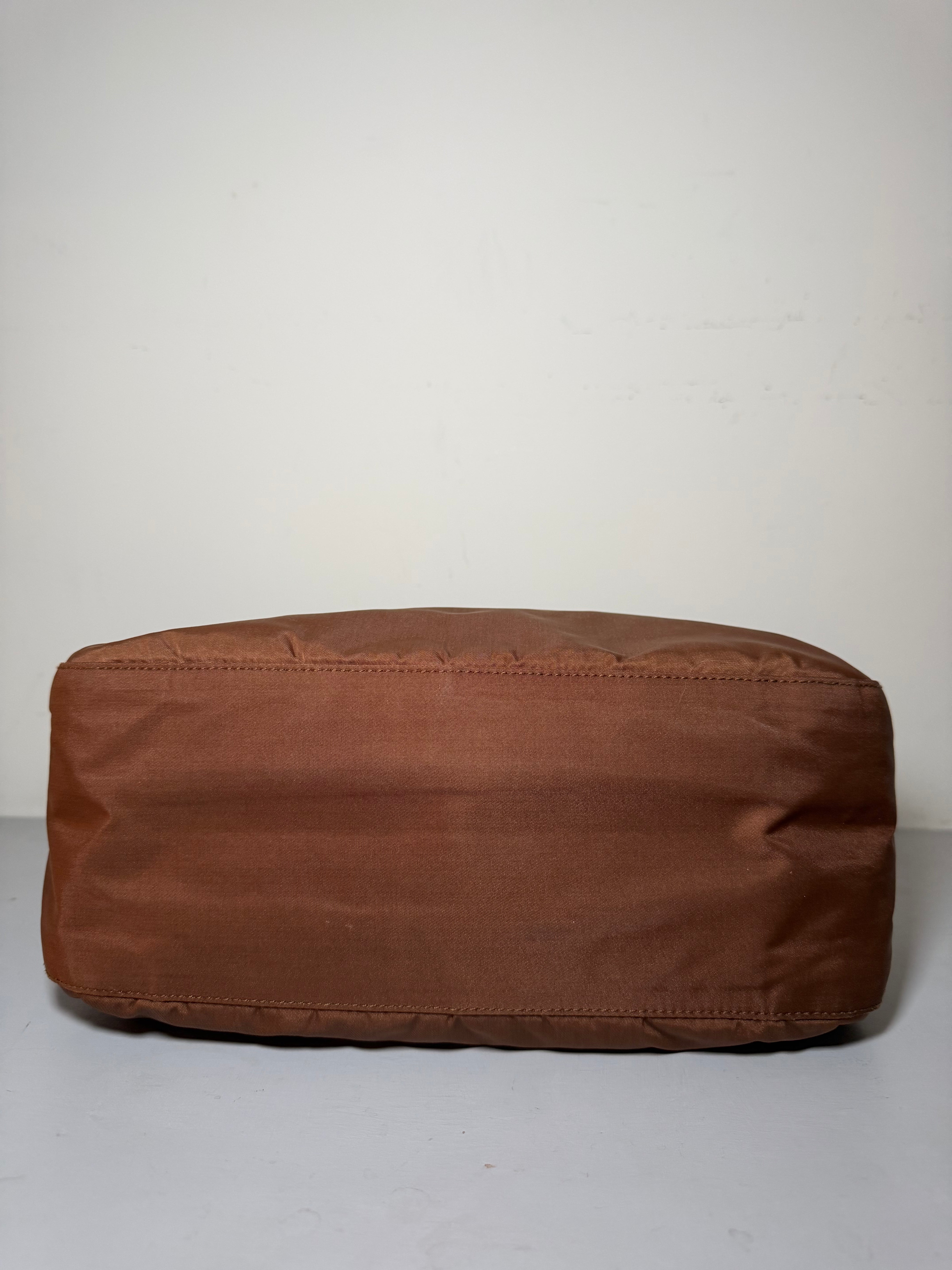 Borsa Prada Vintage in Nylon Marrone con Manico in Resina Tartarugato
