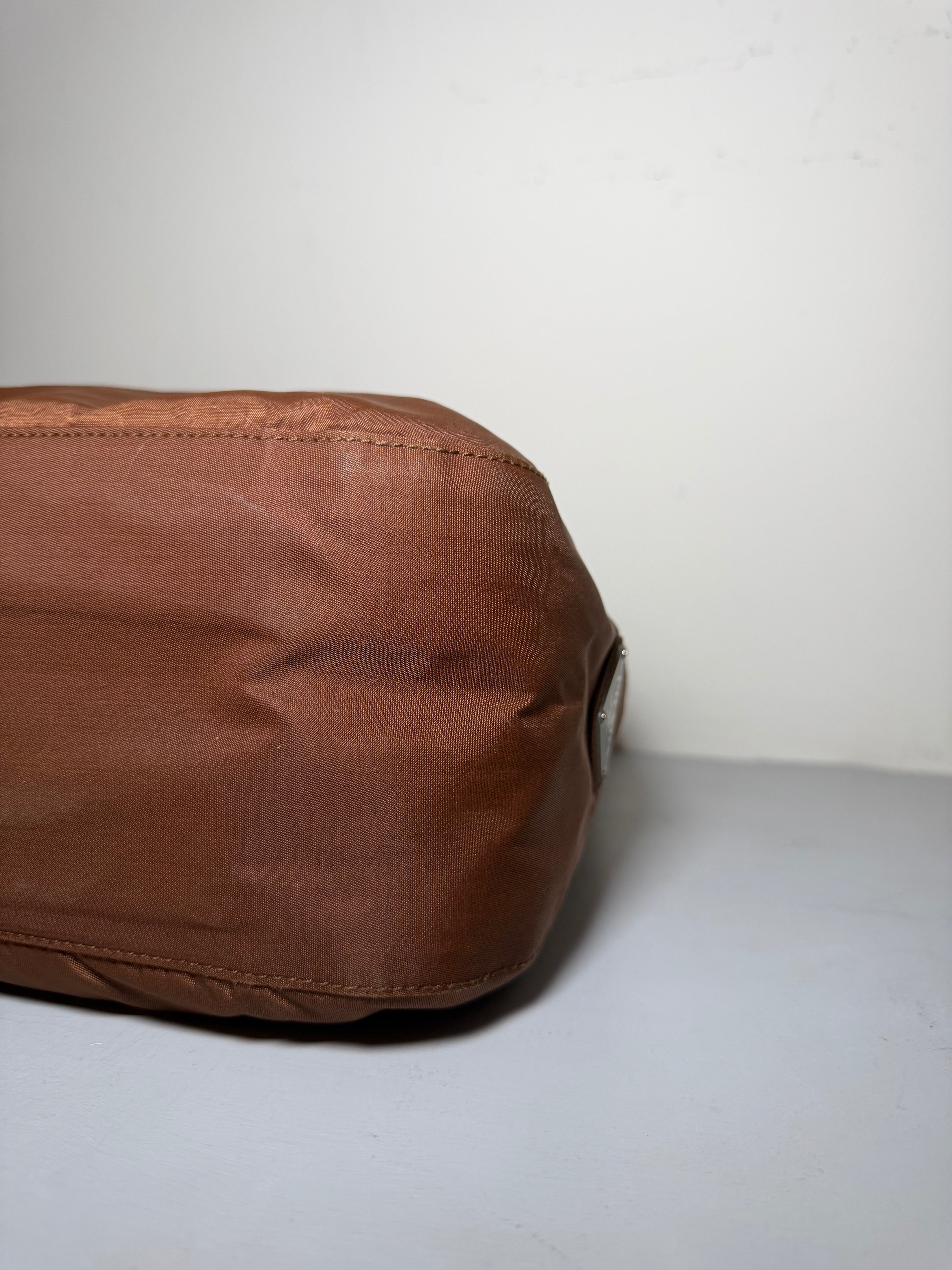 Borsa Prada Vintage in Nylon Marrone con Manico in Resina Tartarugato