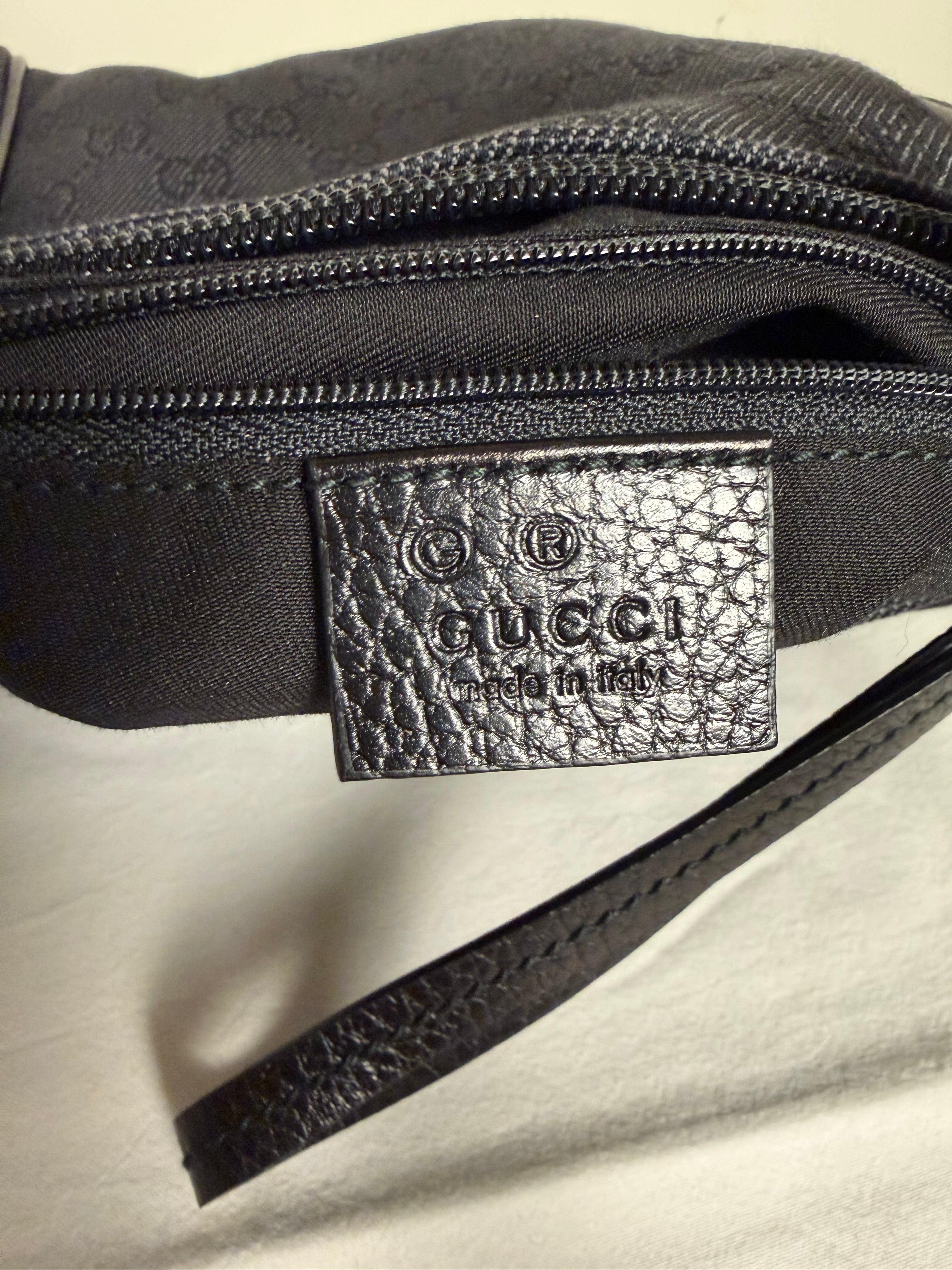 Gucci Hobo Small in tela GG