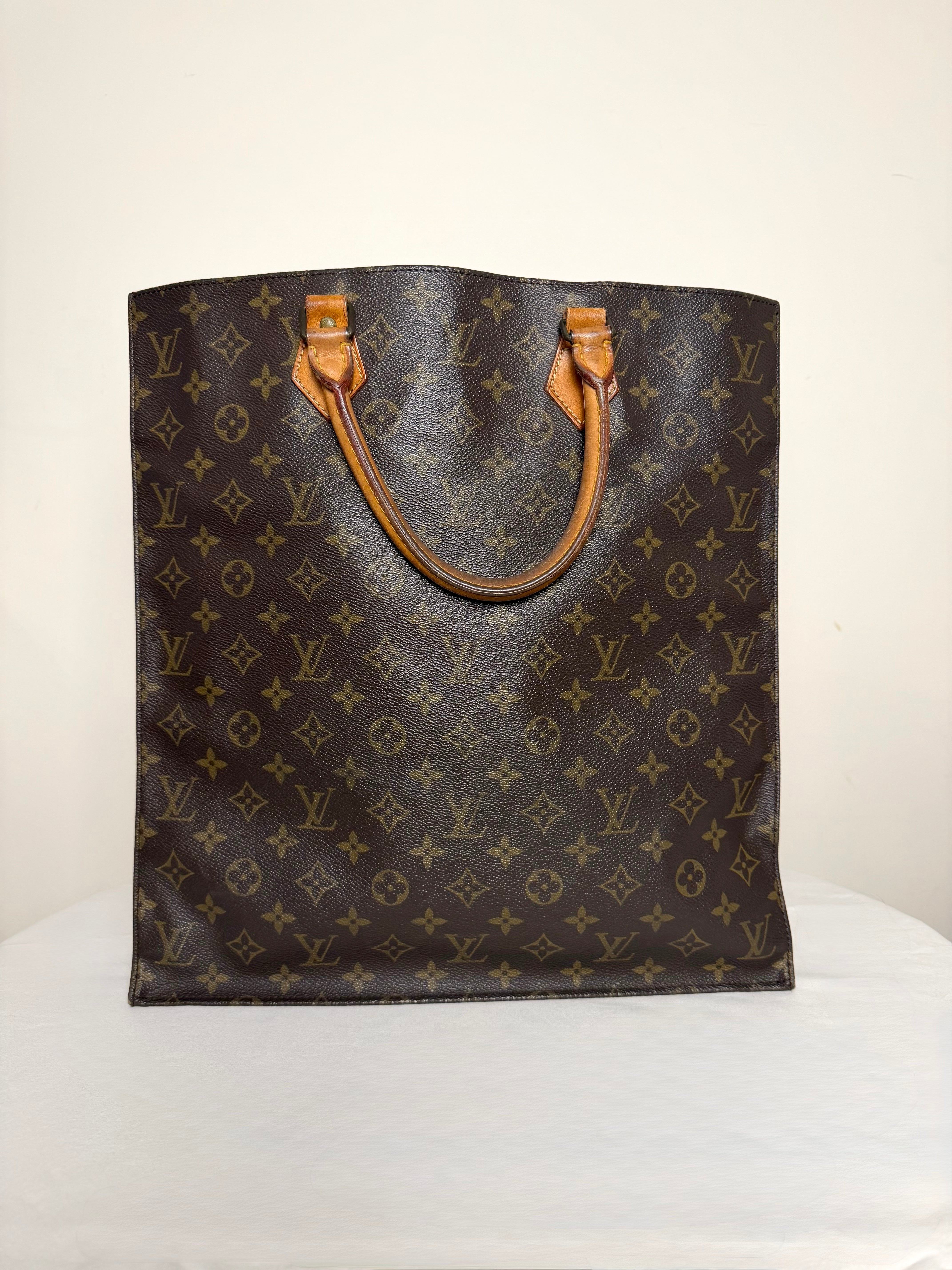 Louis Vuitton Sac Plat