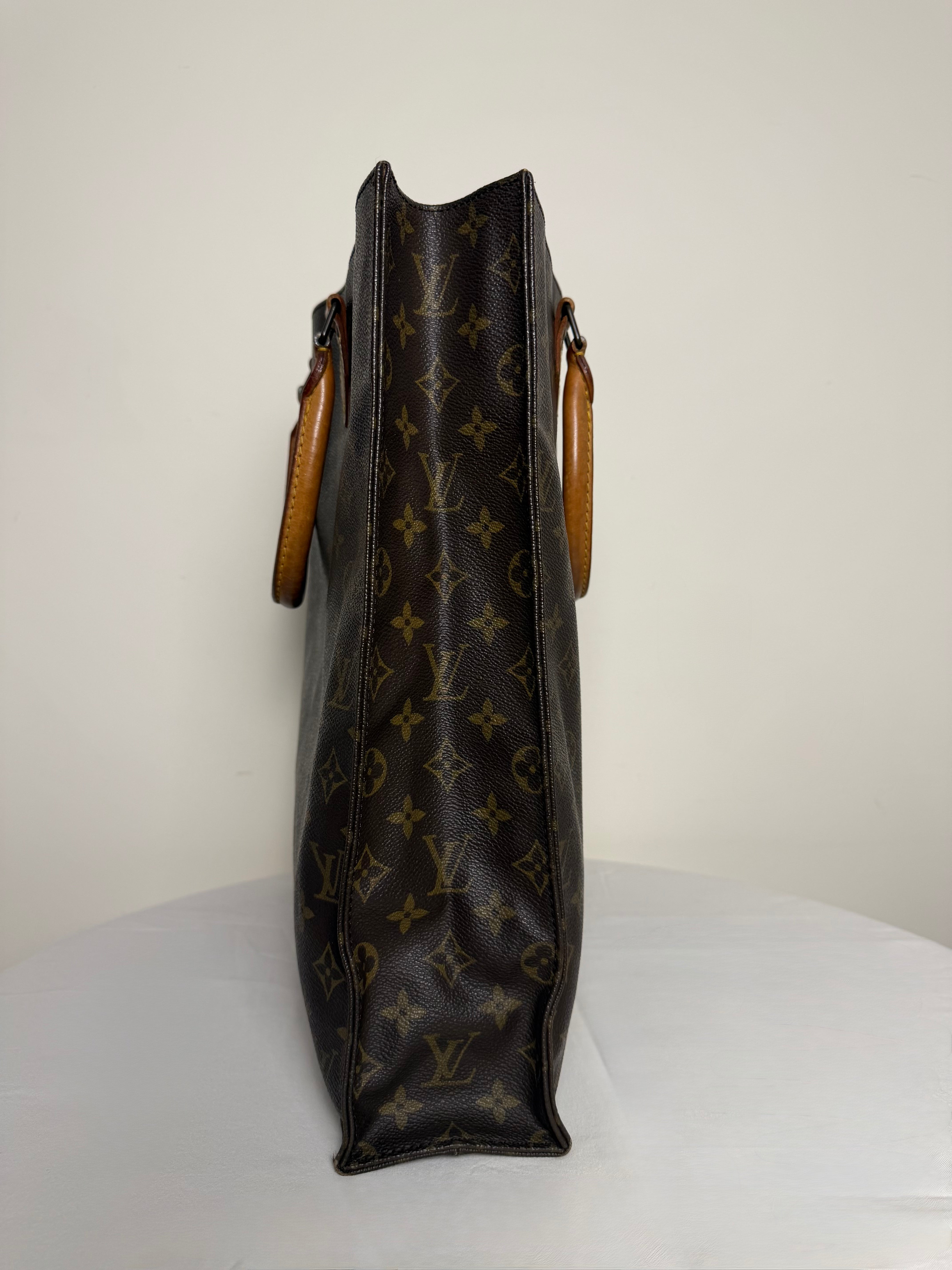 Louis Vuitton Sac Plat