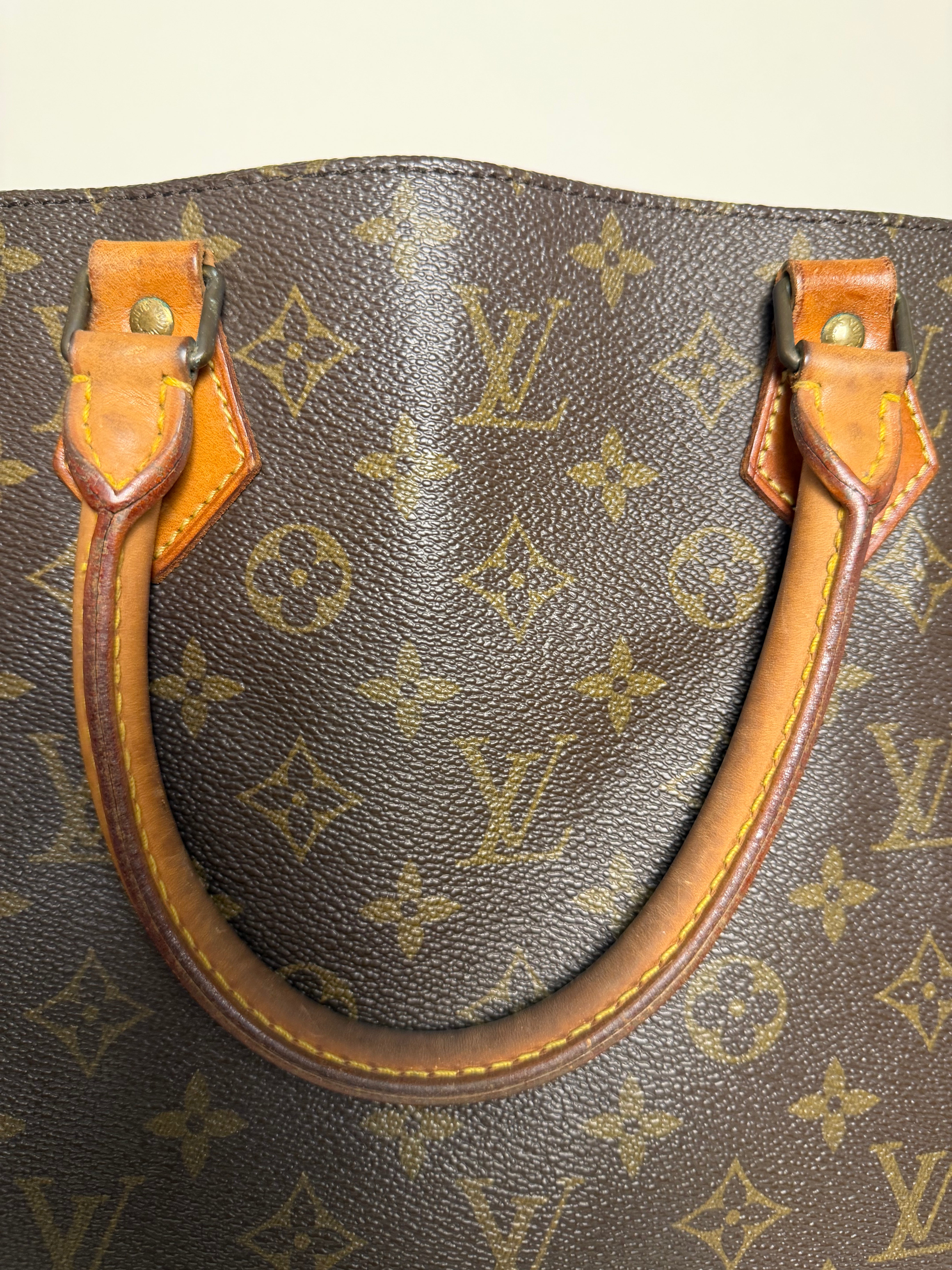 Louis Vuitton Sac Plat