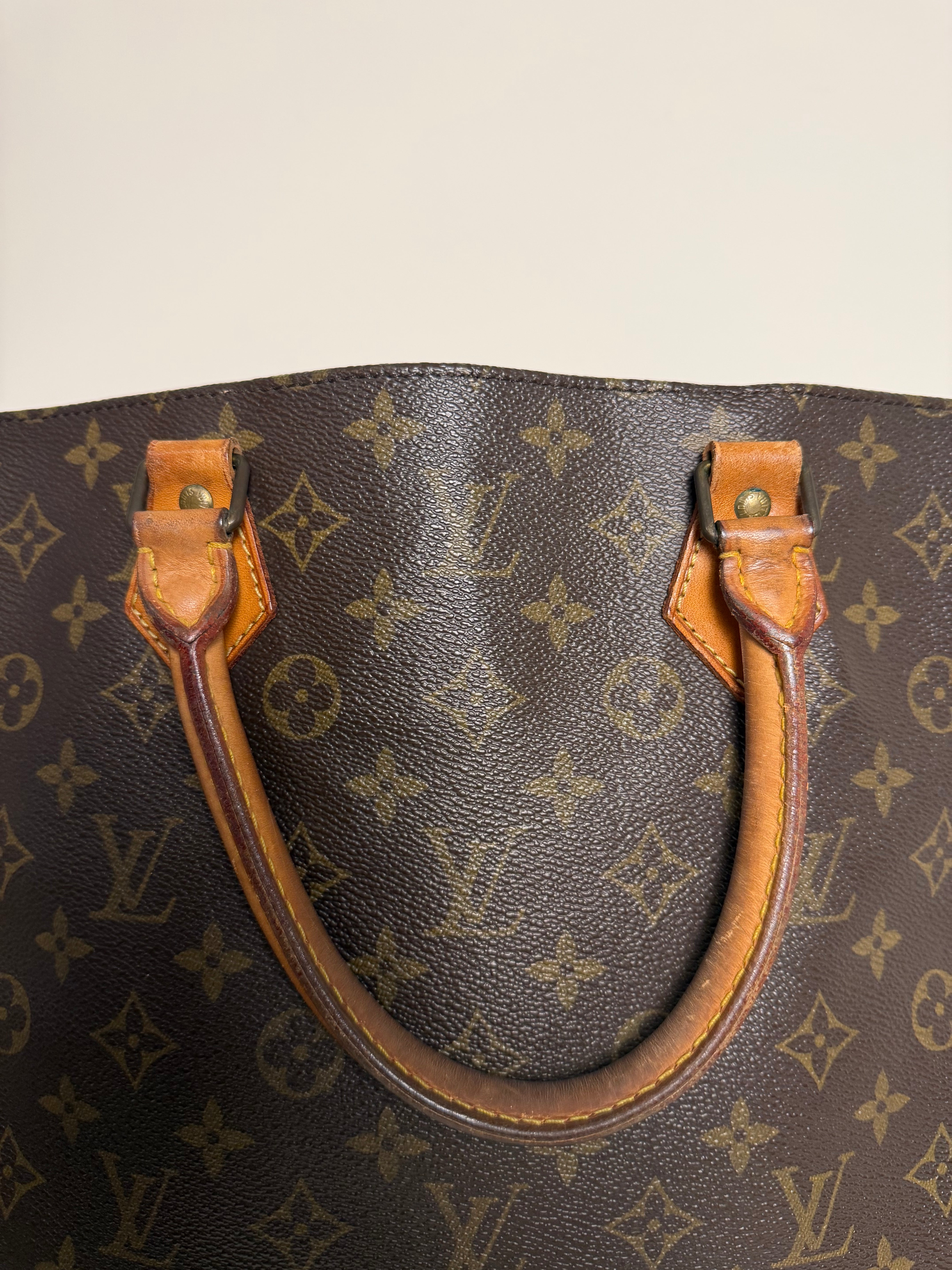 Louis Vuitton Sac Plat