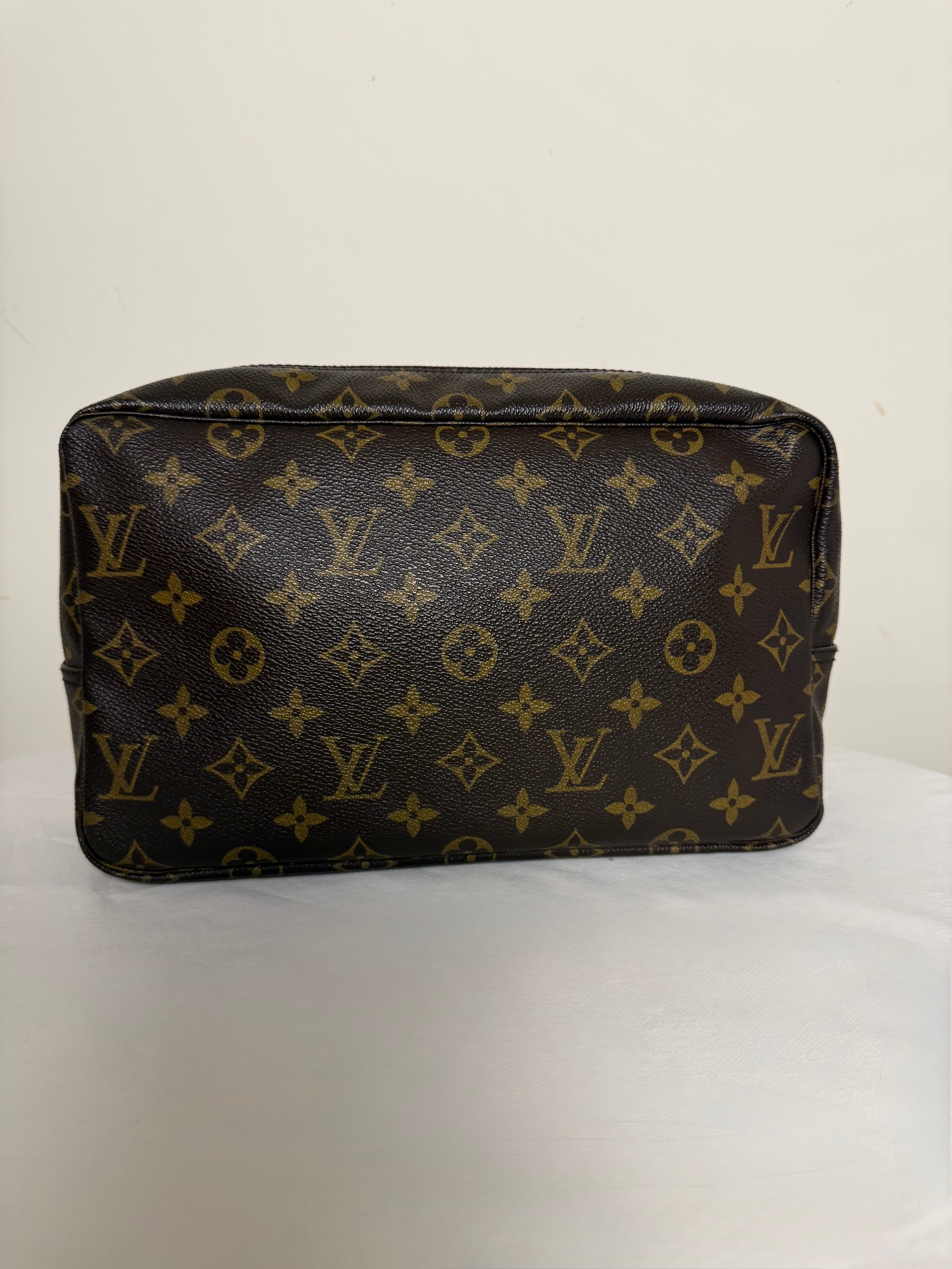 Trousse Louis Vuitton Monogram Toilette 28