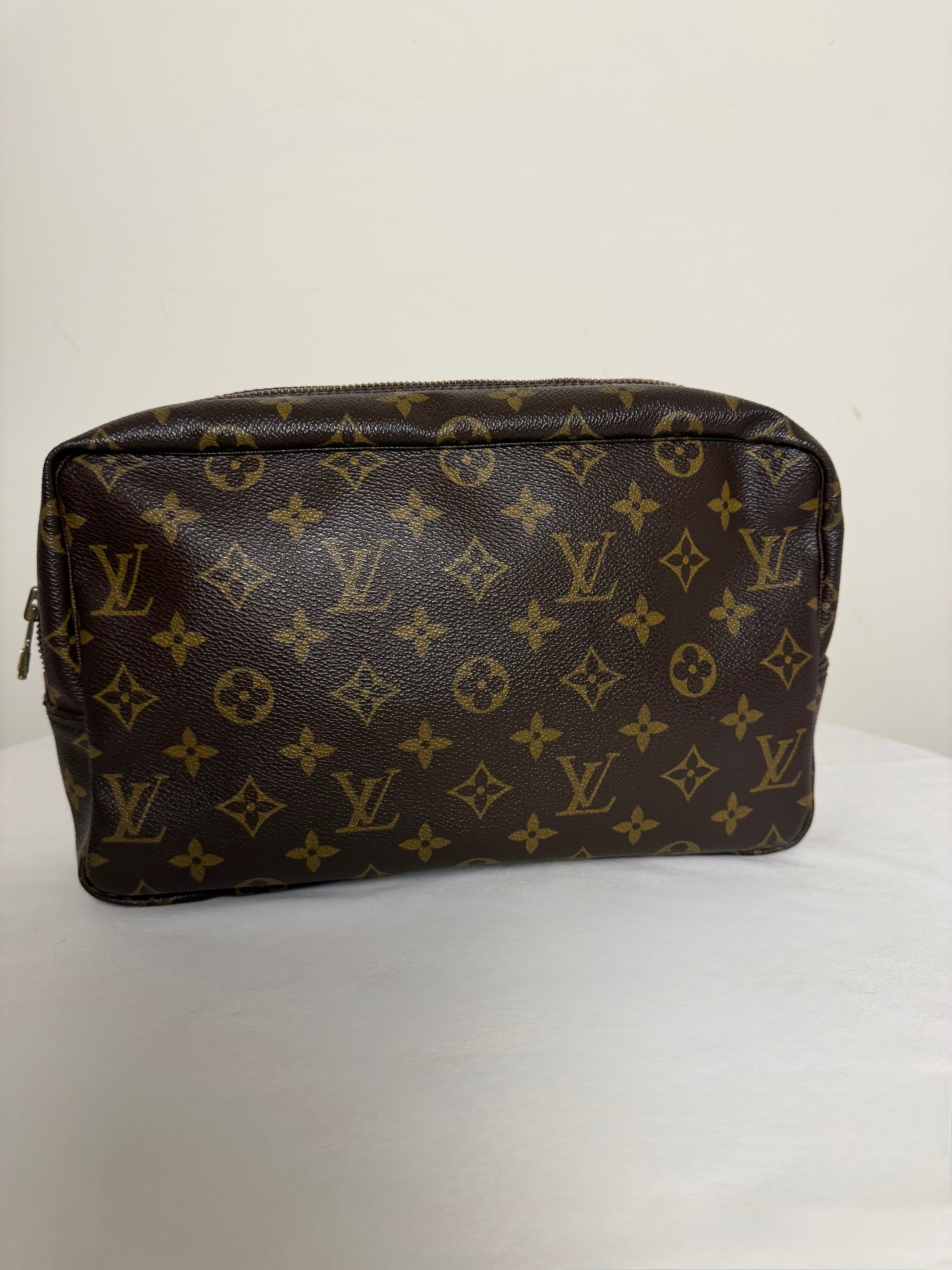 Trousse Louis Vuitton Monogram Toilette 28