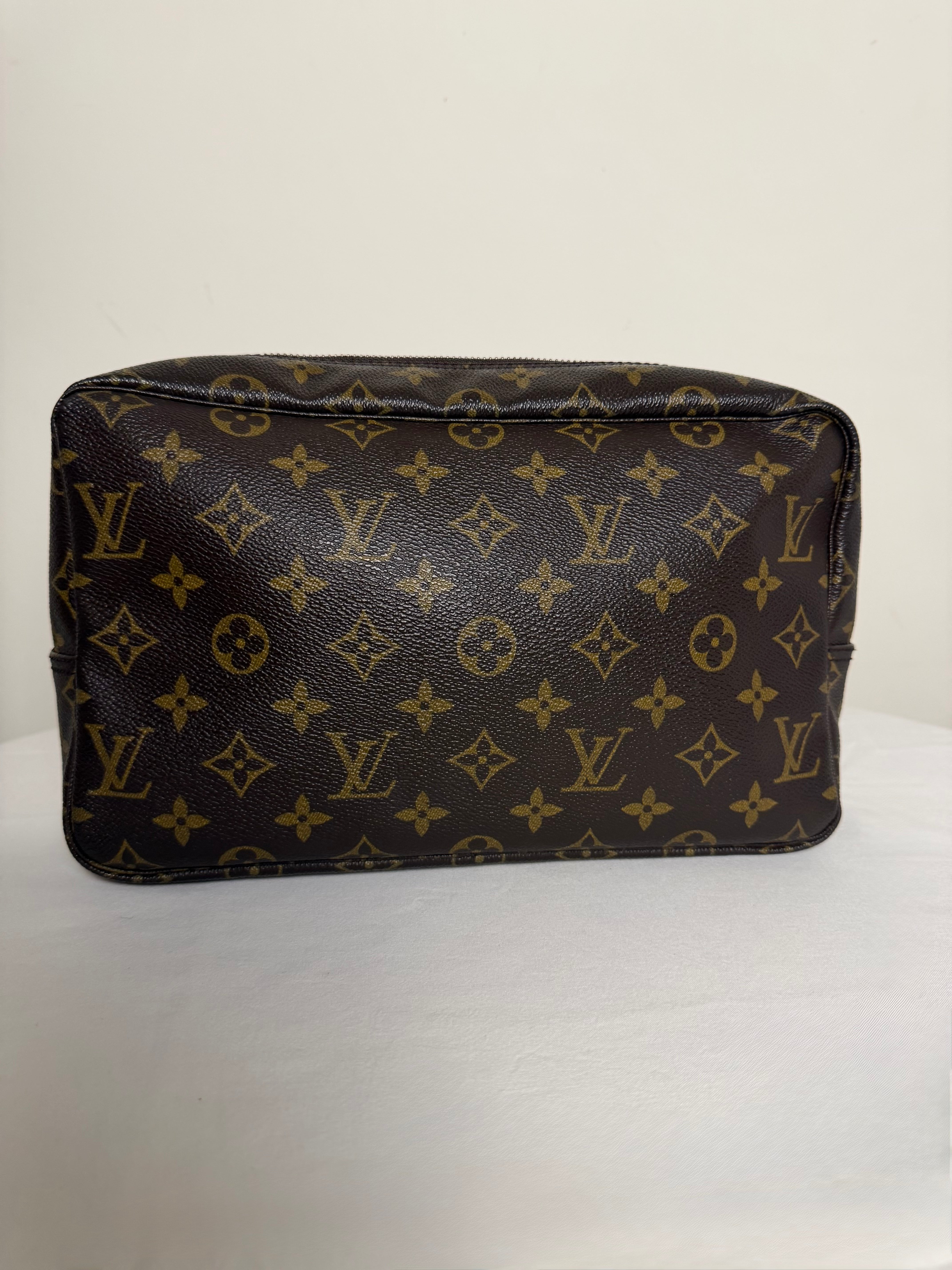 Trousse Louis Vuitton Monogram Toilette 28