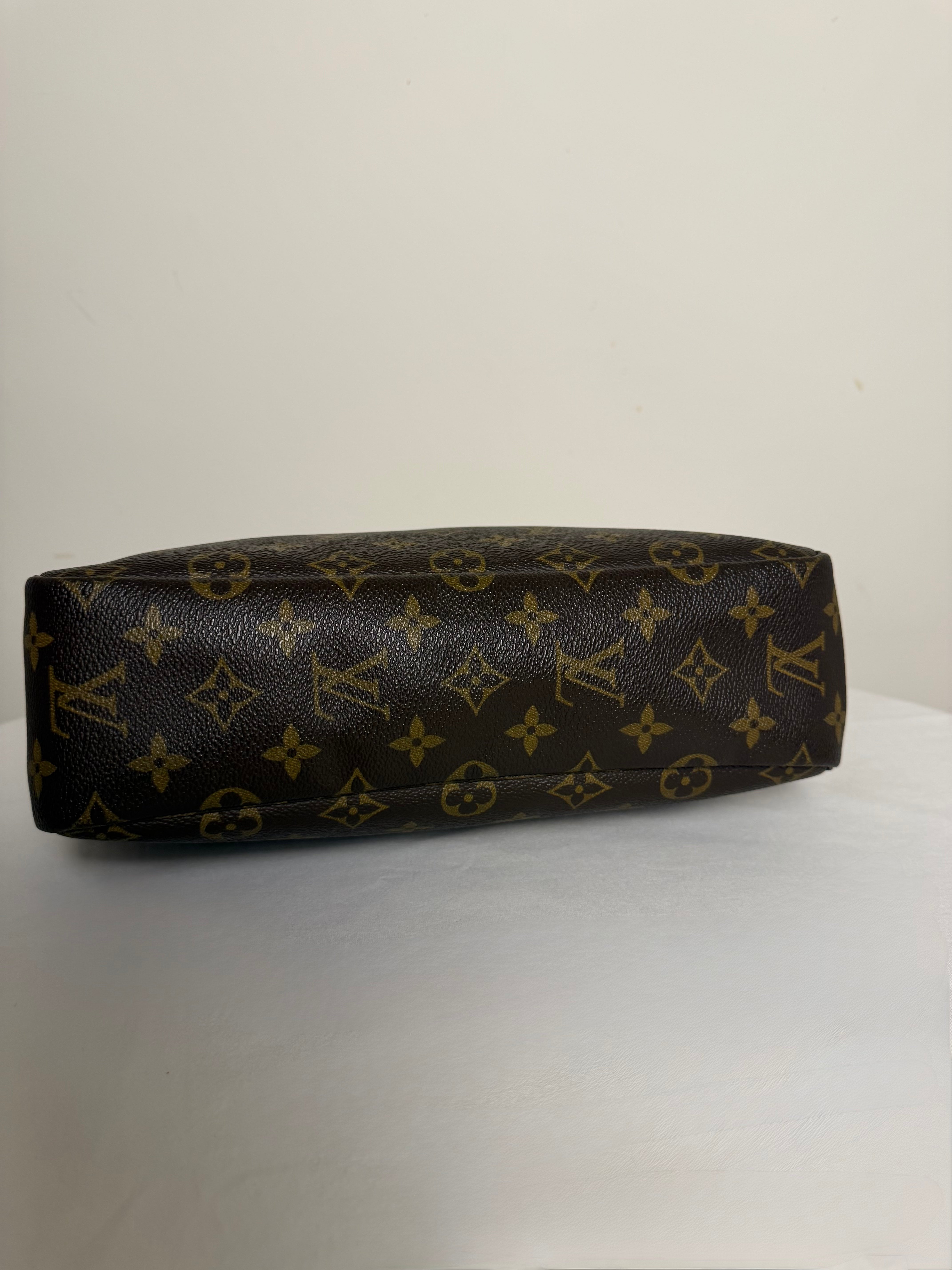 Trousse Louis Vuitton Monogram Toilette 28