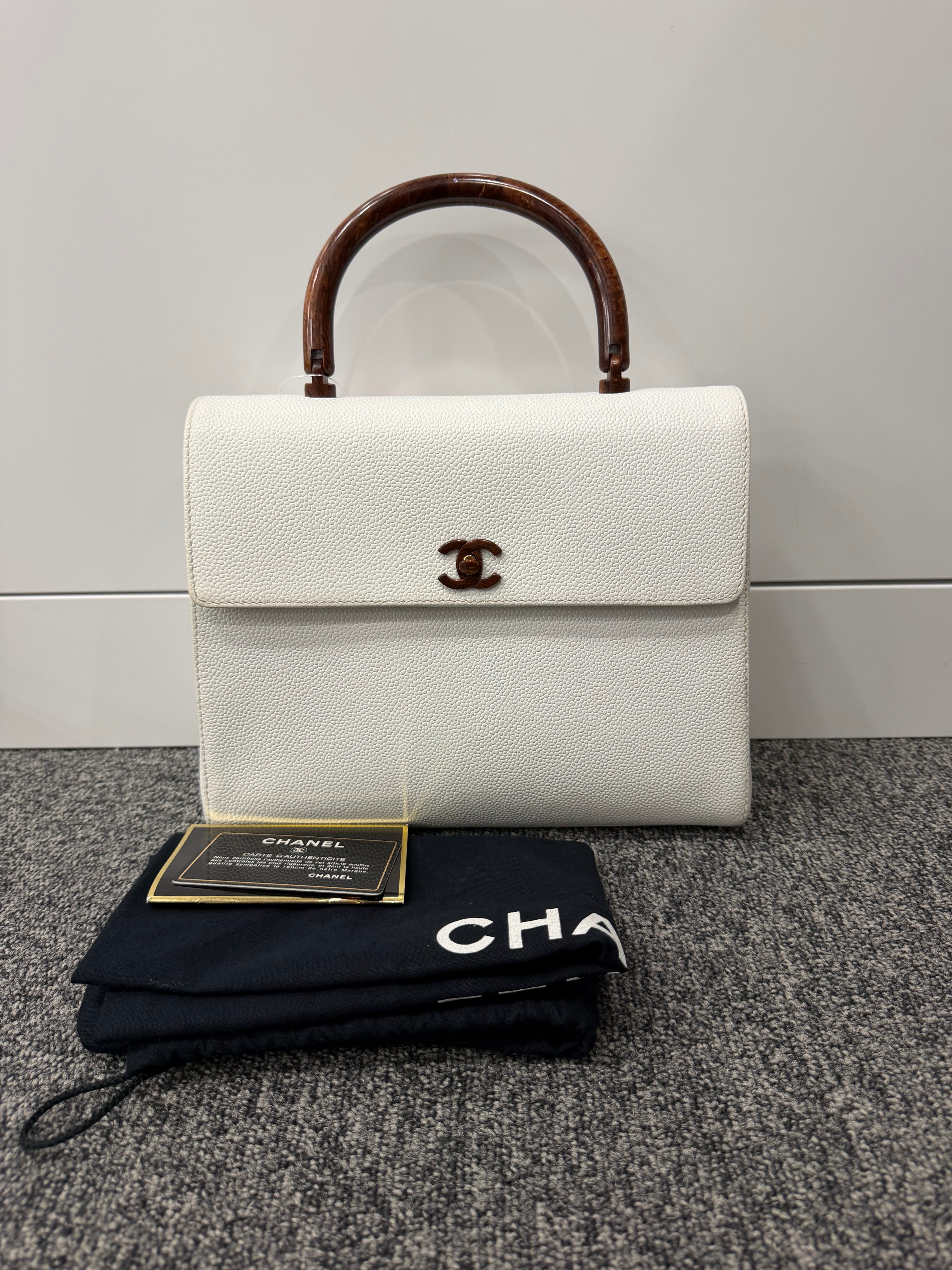 Borsa Chanel Kelly Vintage in Pelle Caviar Bianca