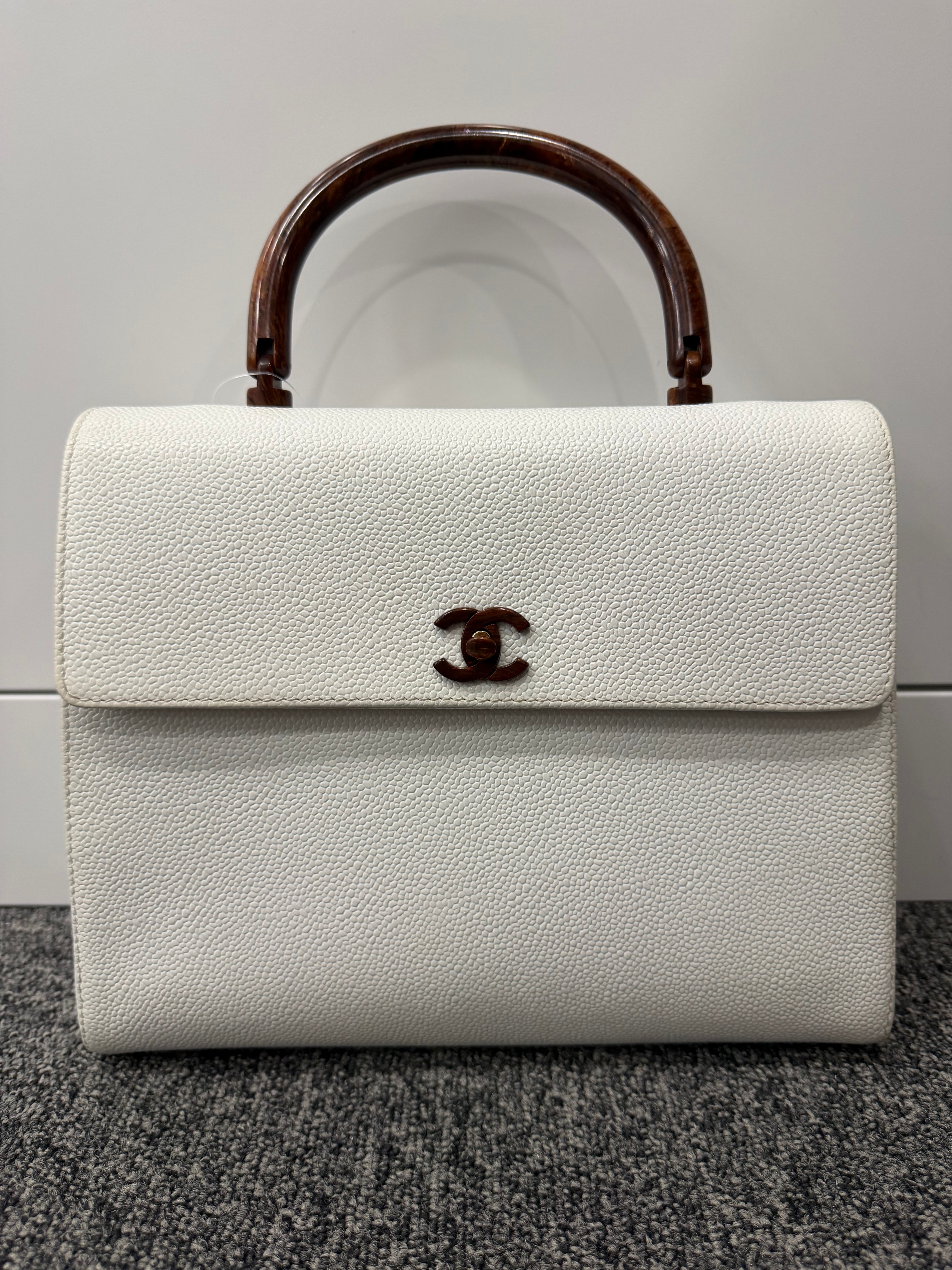 Borsa Chanel Kelly Vintage in Pelle Caviar Bianca