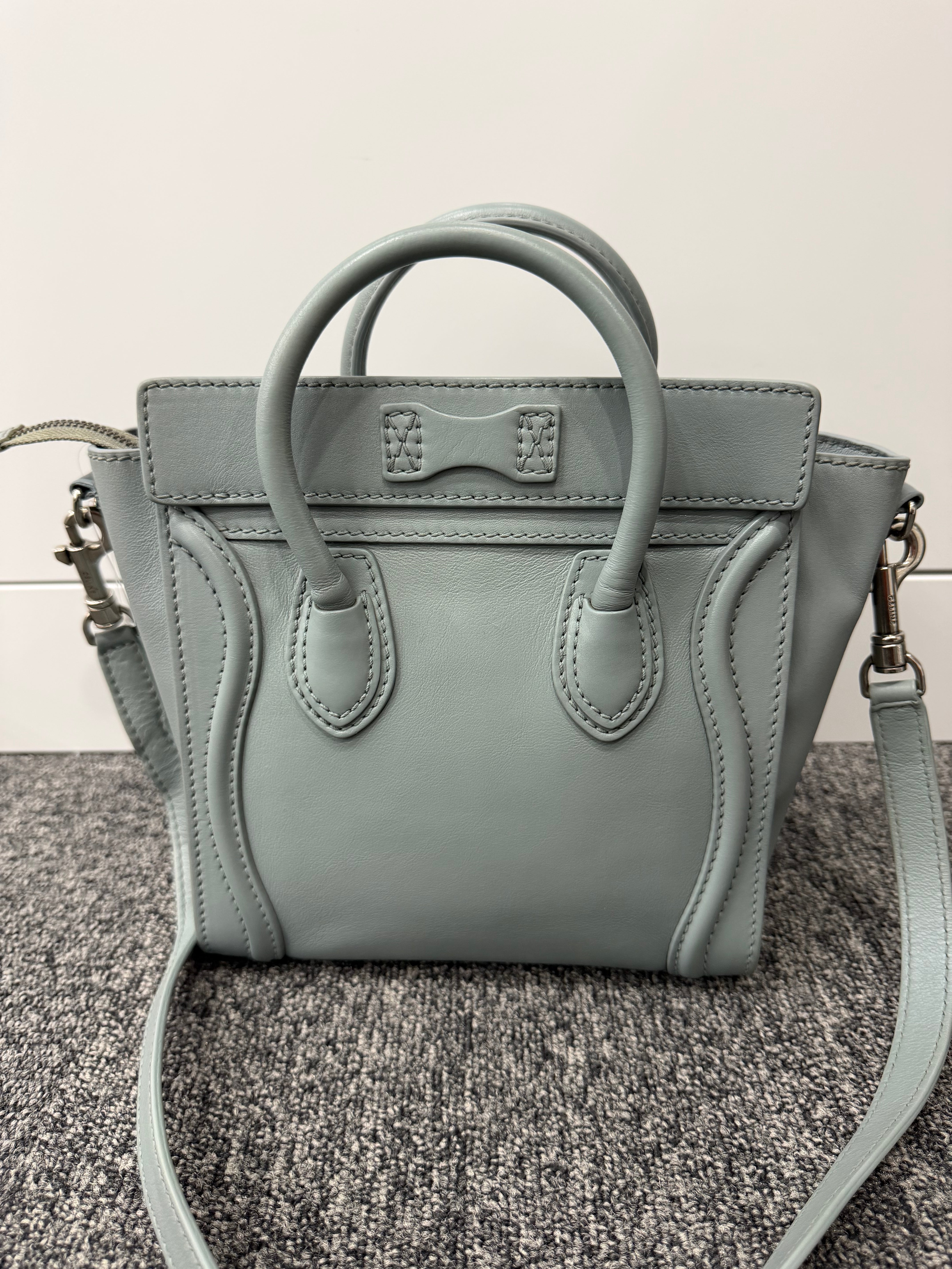 Borsa Céline Luggage Nano in Pelle di Colore Grigio-Azzurro Chiaro