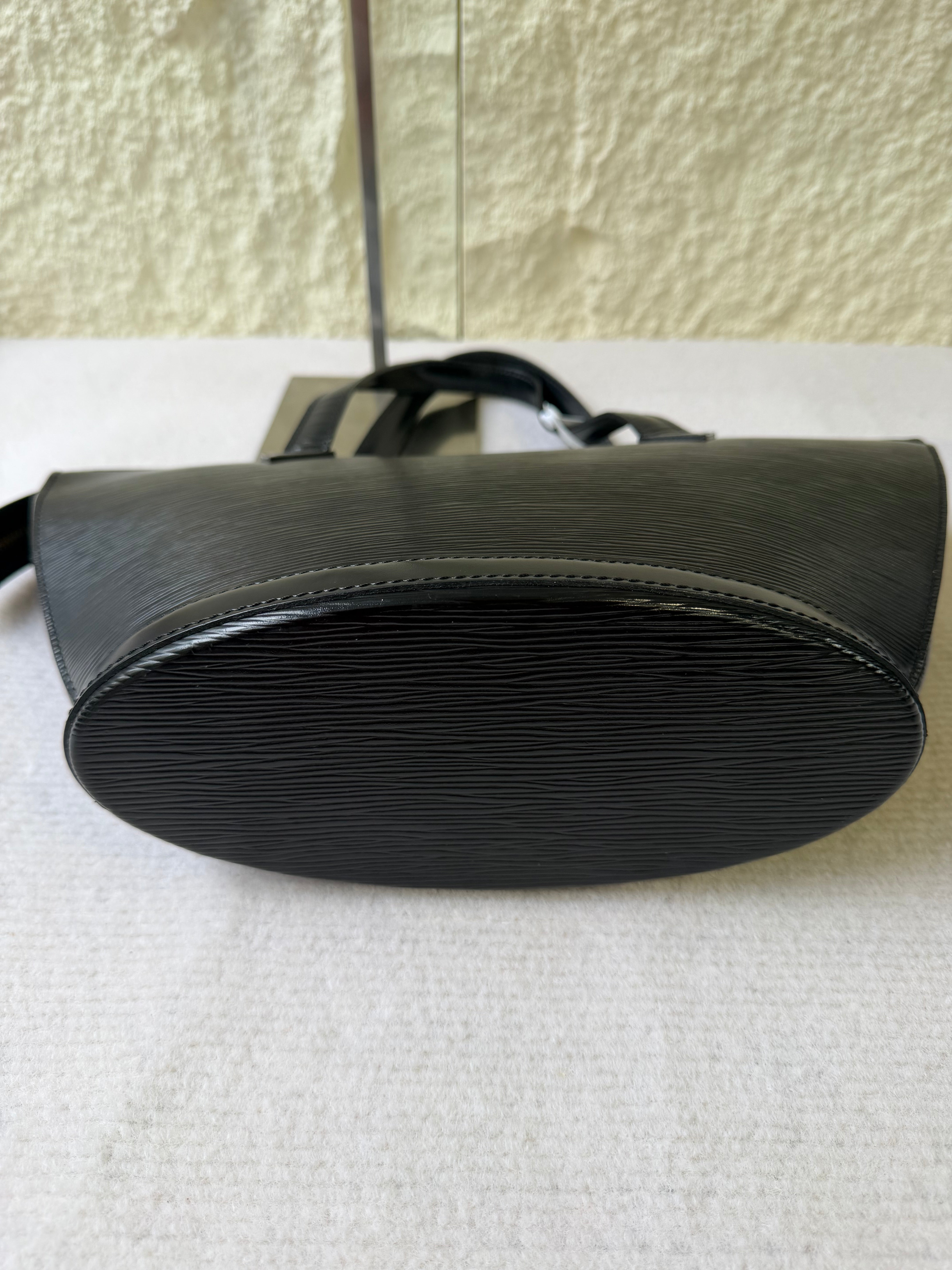 Borsa Louis Vuitton Saint Jacques in Pelle Epi Nera