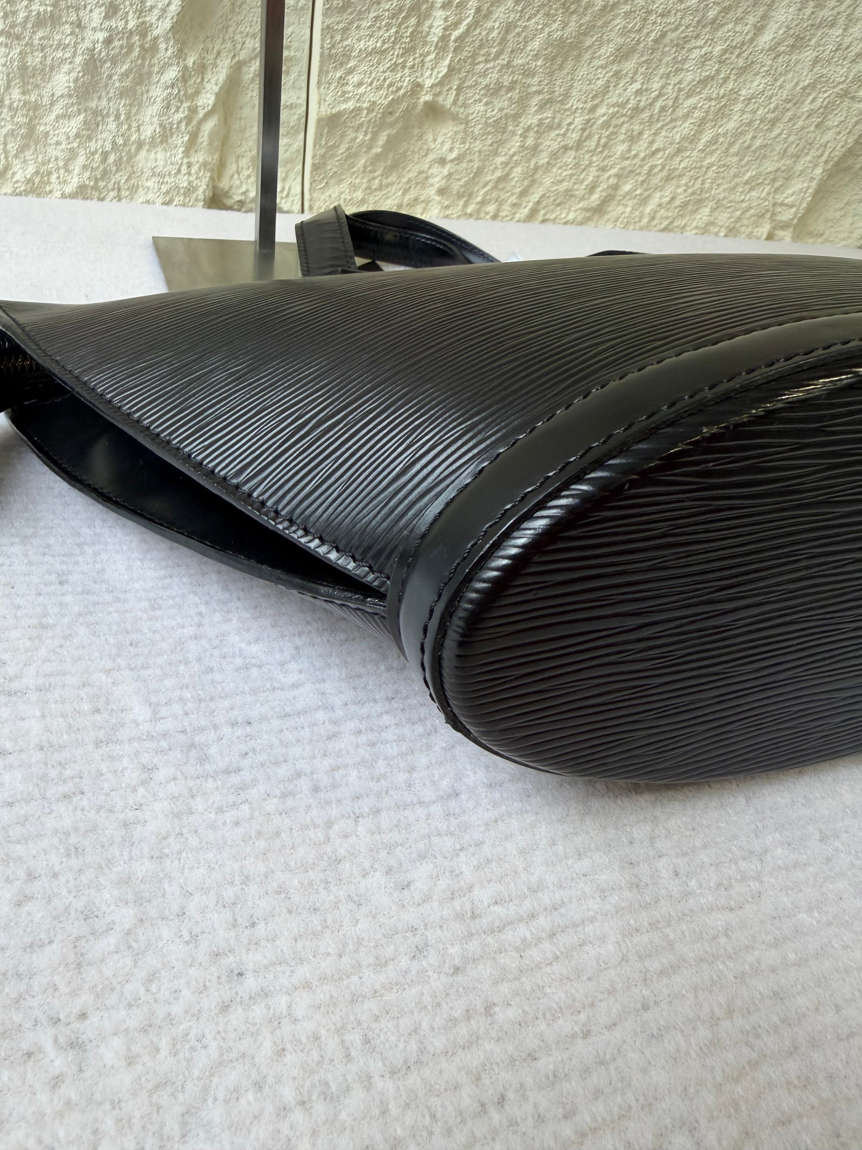 Borsa Louis Vuitton Saint Jacques in Pelle Epi Nera