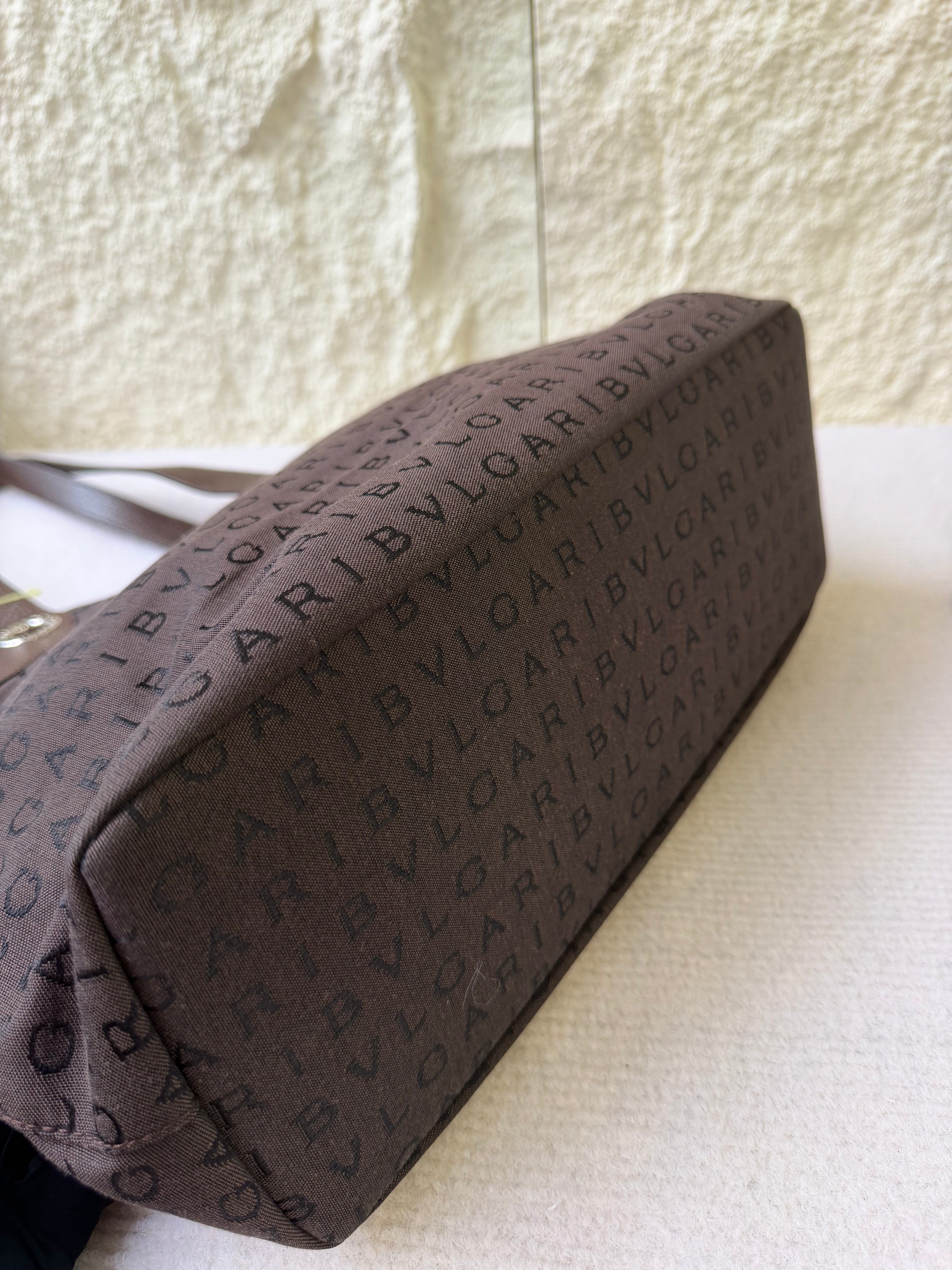 Borsa Tote Bvlgari Logomania in Tela Marrone
