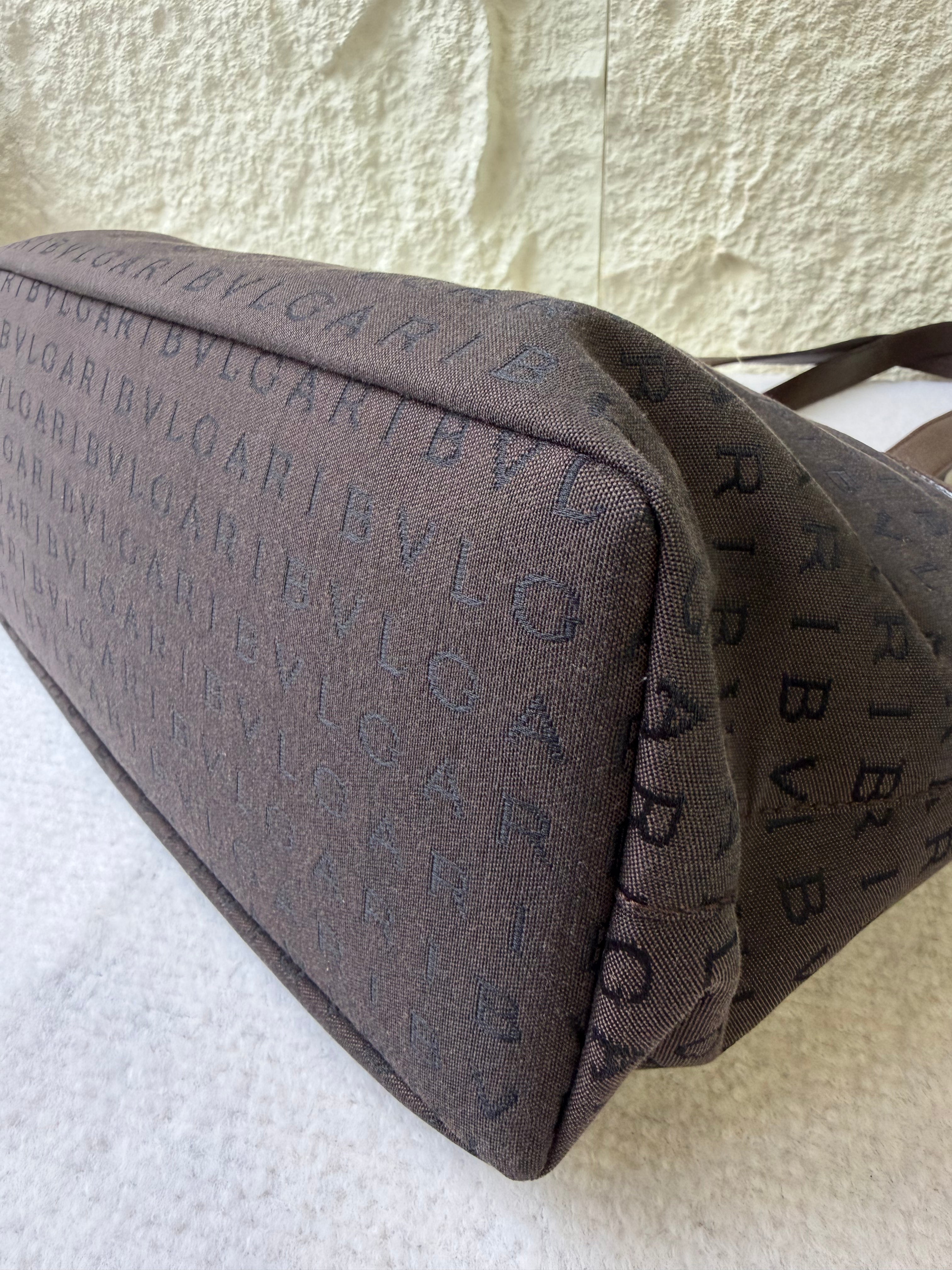 Borsa Tote Bvlgari Logomania in Tela Marrone