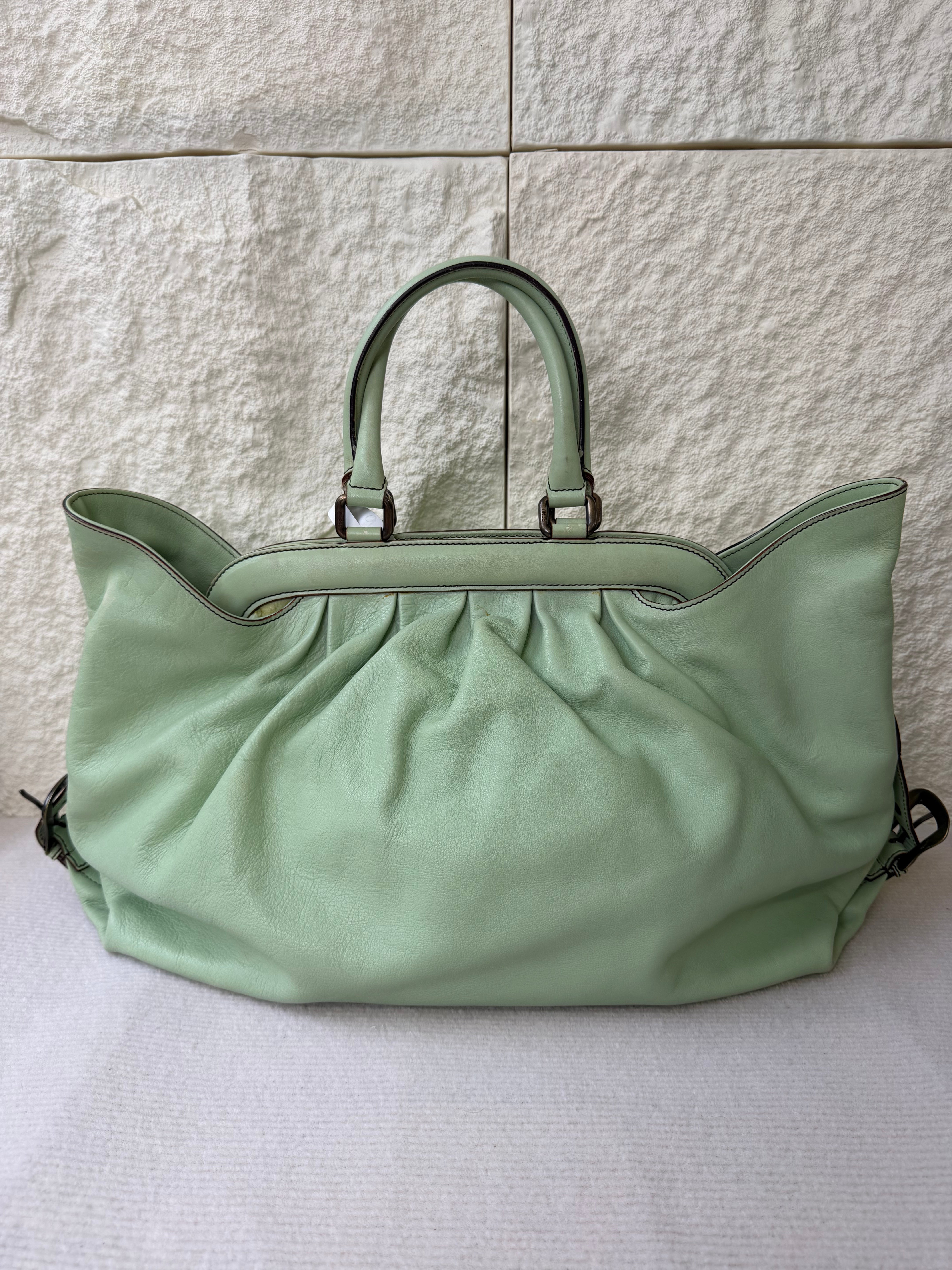 Borsa Tote in Pelle Verde Salvia di Fendi