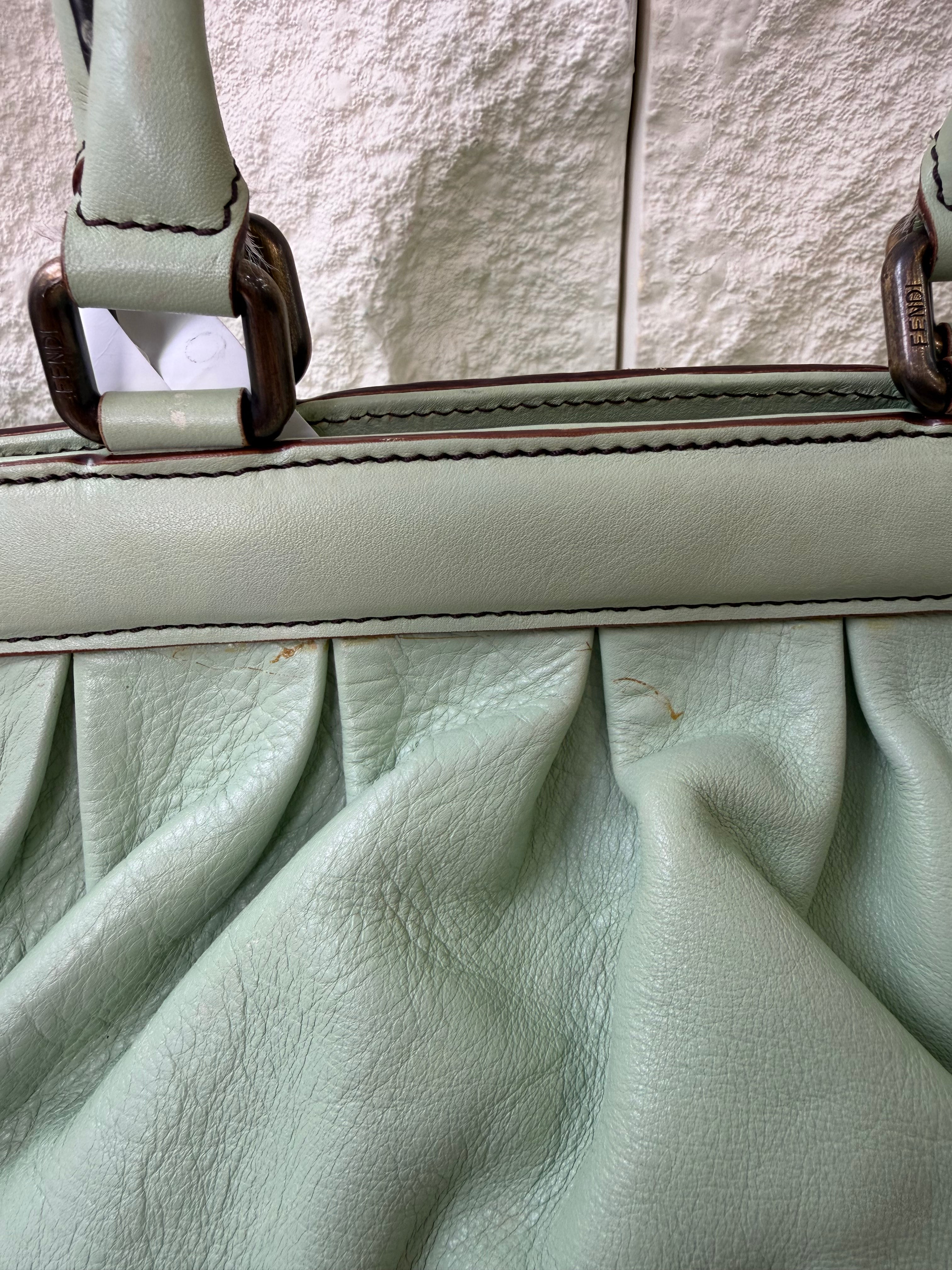 Borsa Tote in Pelle Verde Salvia di Fendi