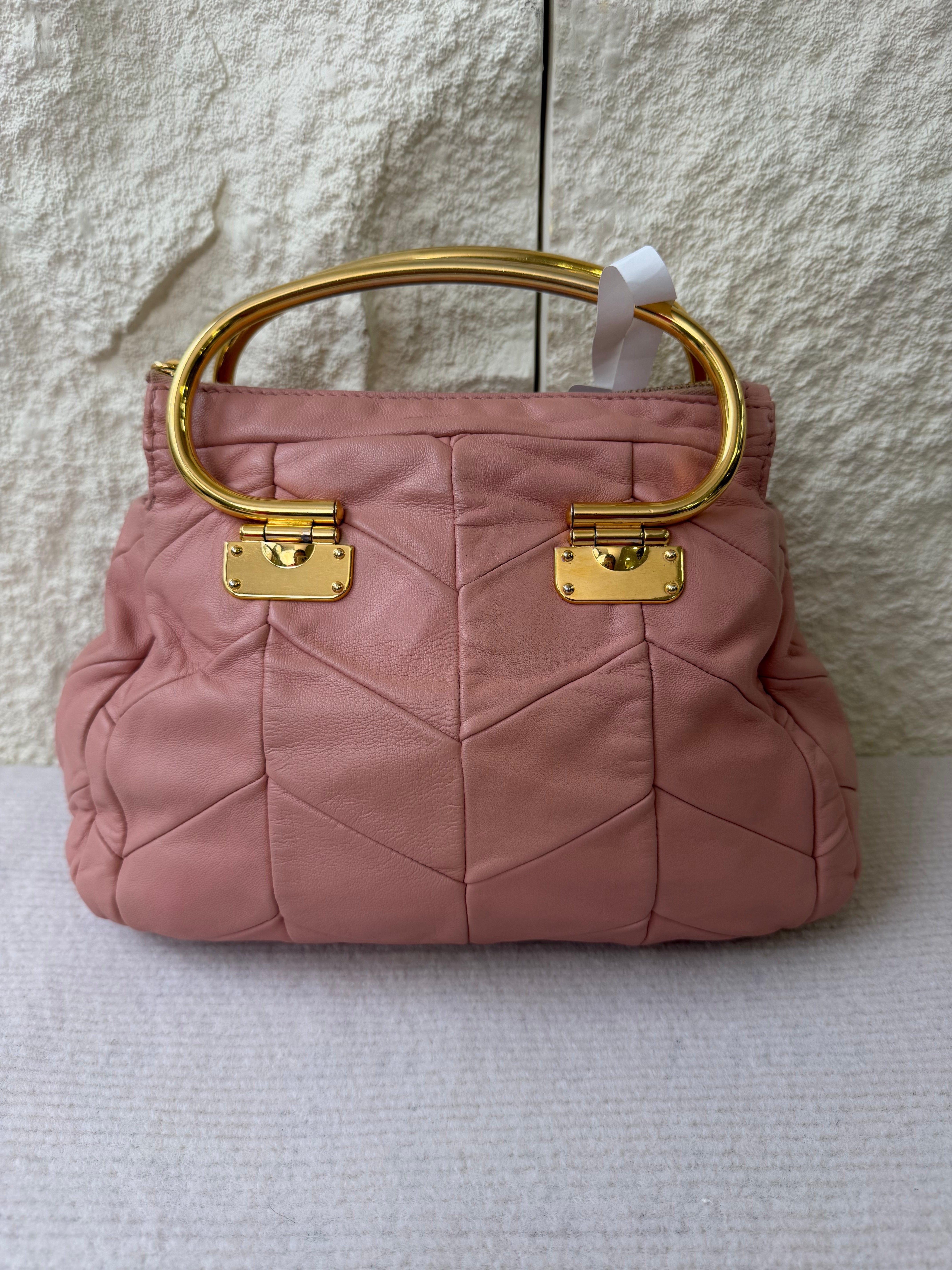 Borsa Vintage Miu Miu Matelassé in Pelle Rosa, con Manici Rigidi Dorati