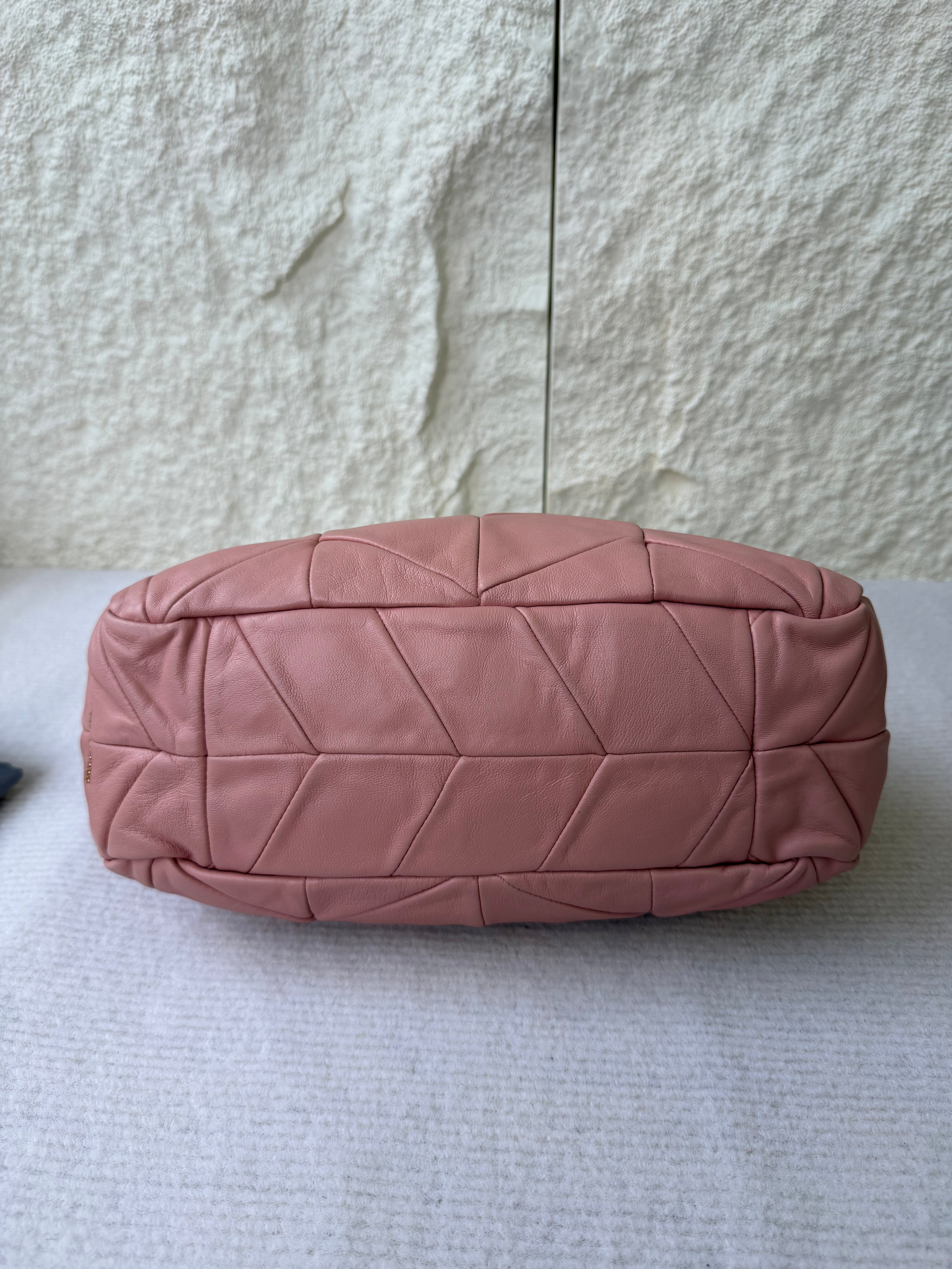 Borsa Vintage Miu Miu Matelassé in Pelle Rosa, con Manici Rigidi Dorati