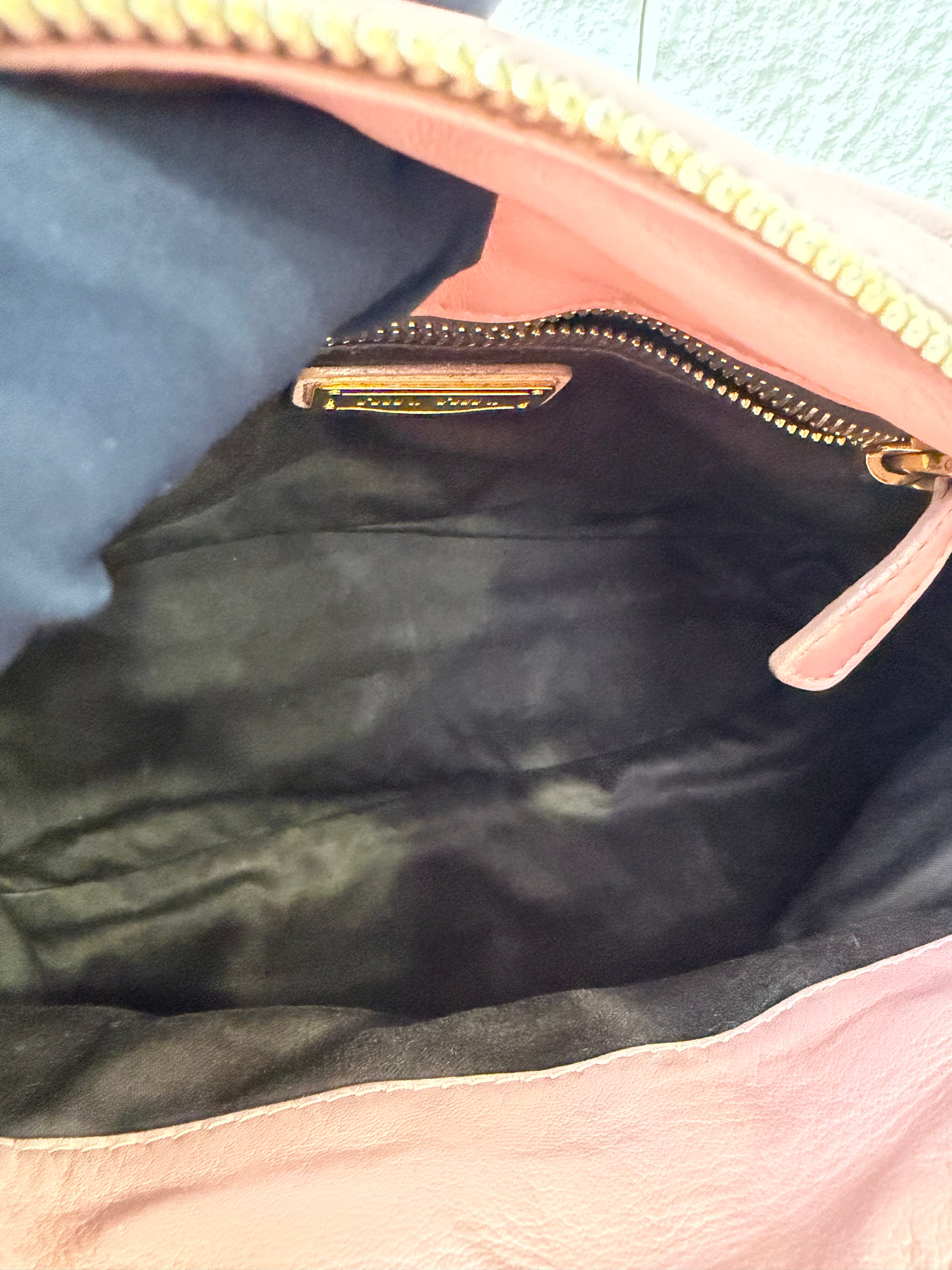 Borsa Vintage Miu Miu Matelassé in Pelle Rosa, con Manici Rigidi Dorati