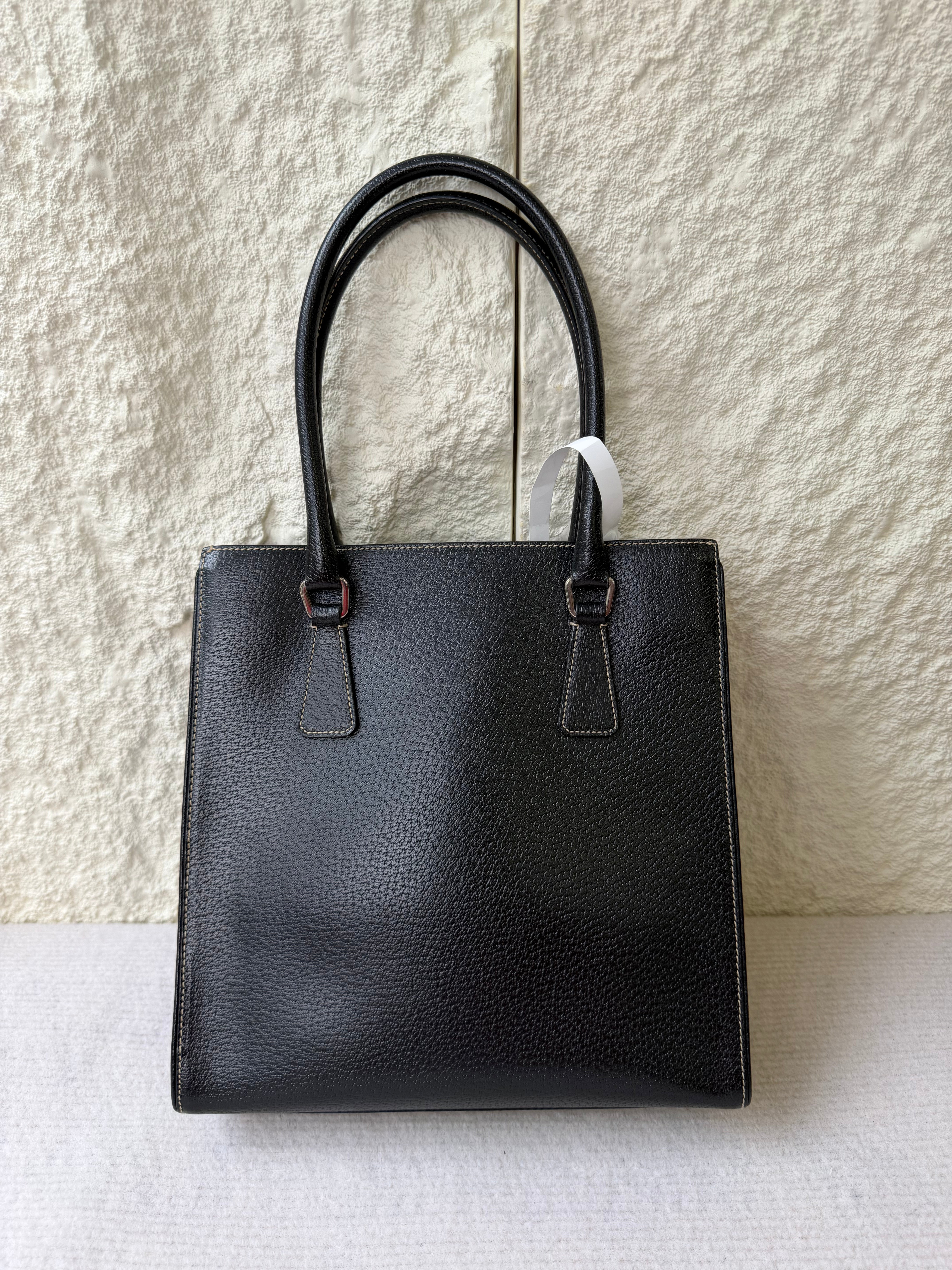 Borsa a Mano Vintage di Prada in Pelle Nera