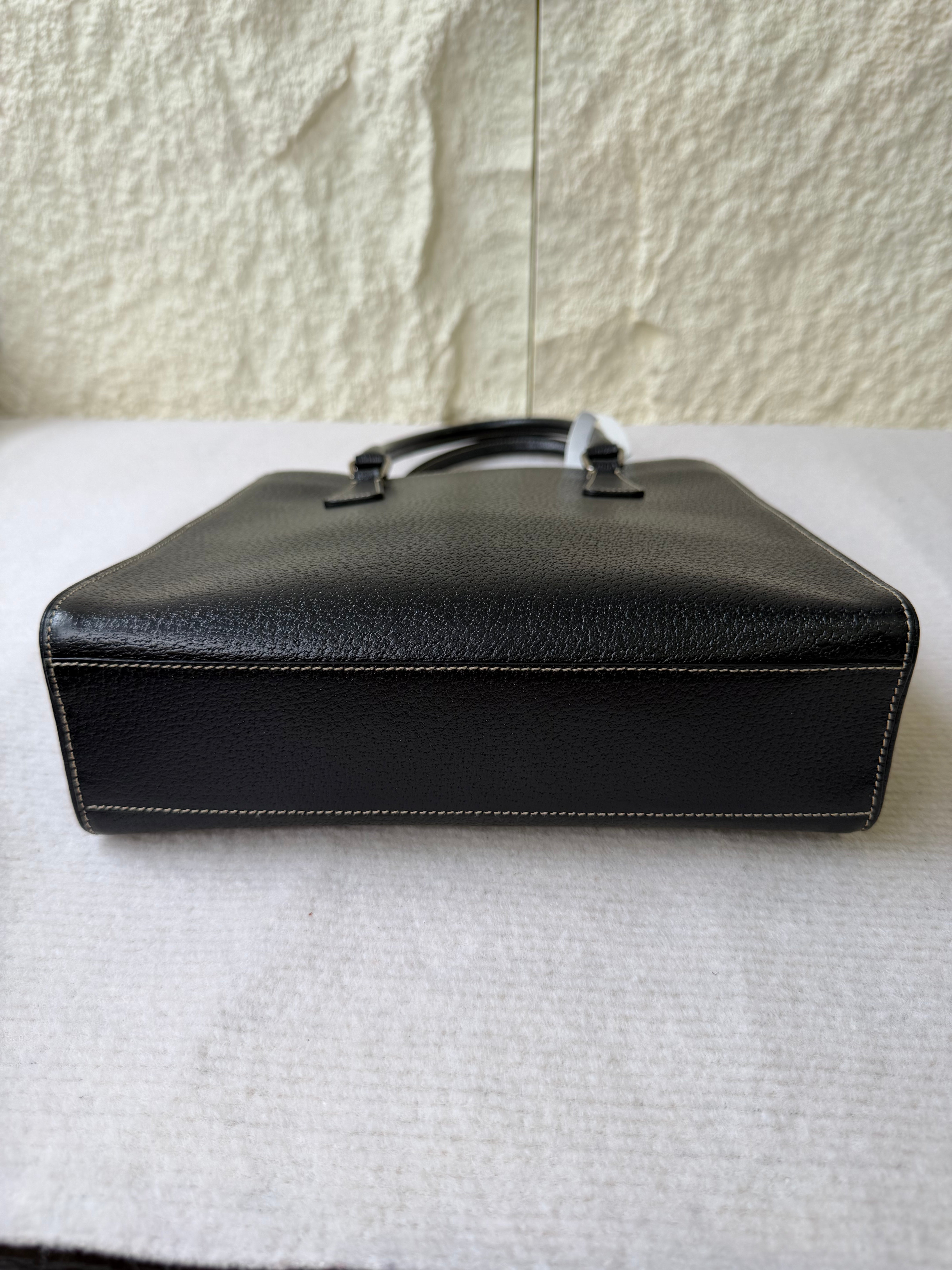 Borsa a Mano Vintage di Prada in Pelle Nera