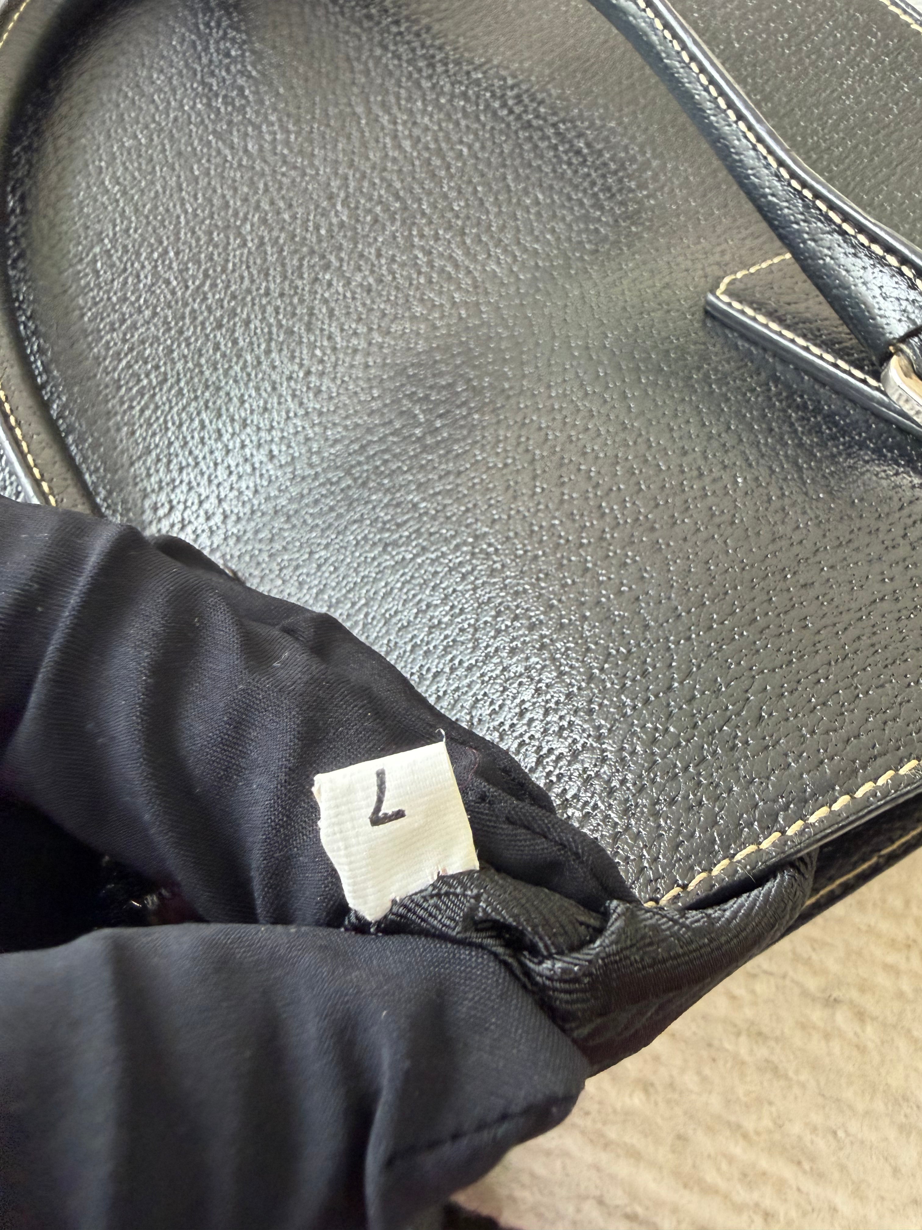 Borsa a Mano Vintage di Prada in Pelle Nera