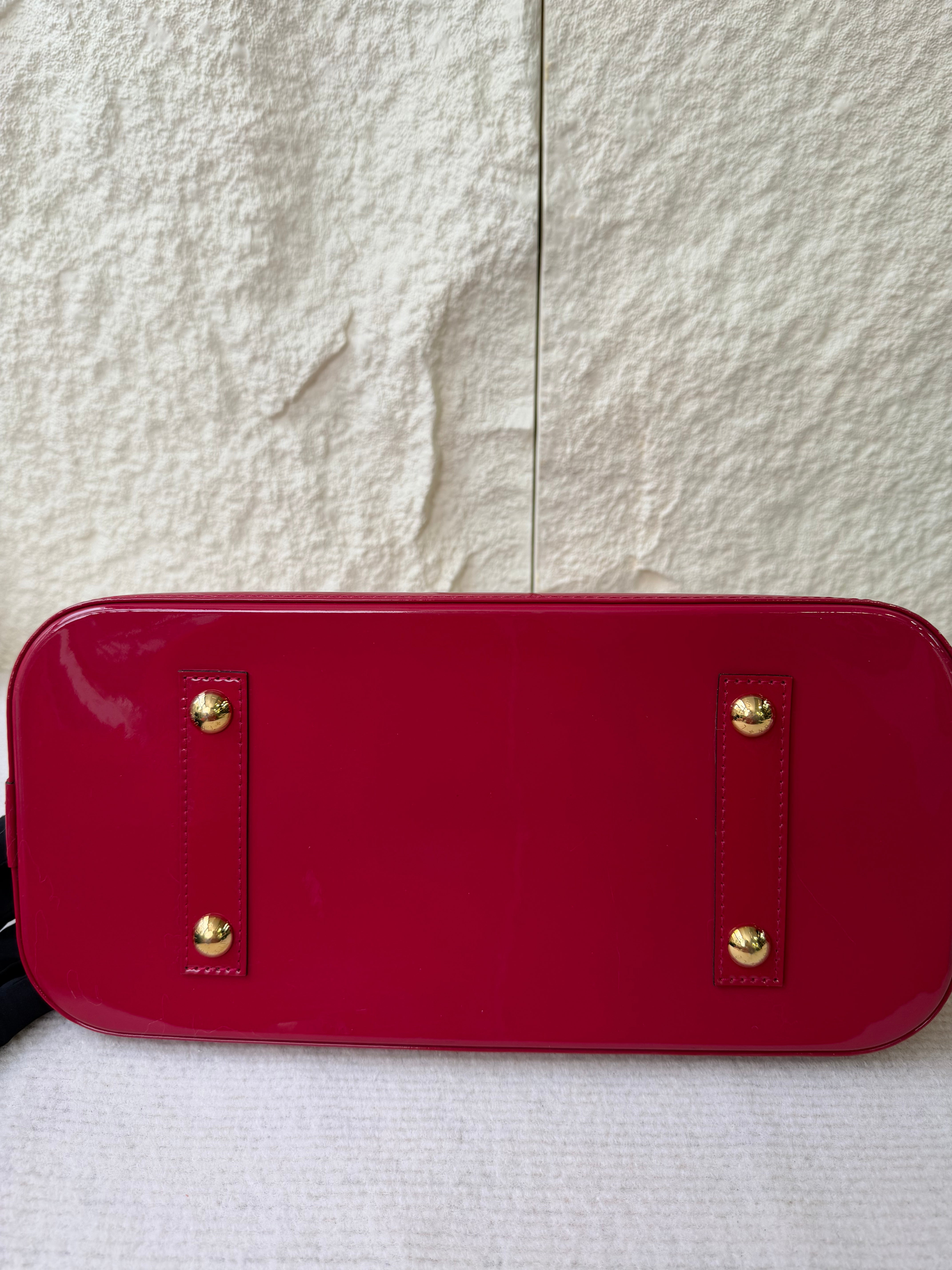 Borsa Louis Vuitton Alma PM in Pelle Monogram Vernis Color Rose Indien