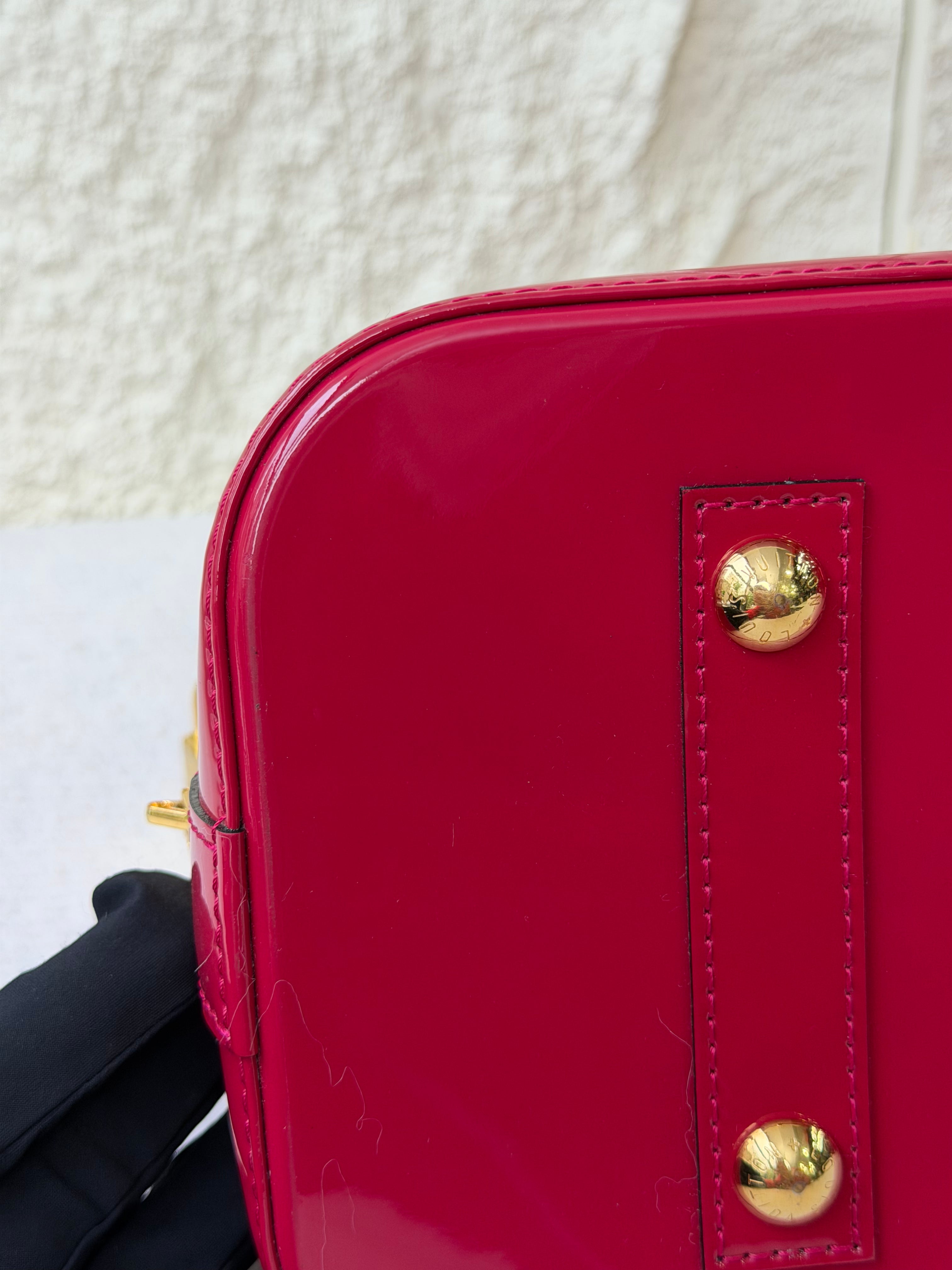 Borsa Louis Vuitton Alma PM in Pelle Monogram Vernis Color Rose Indien