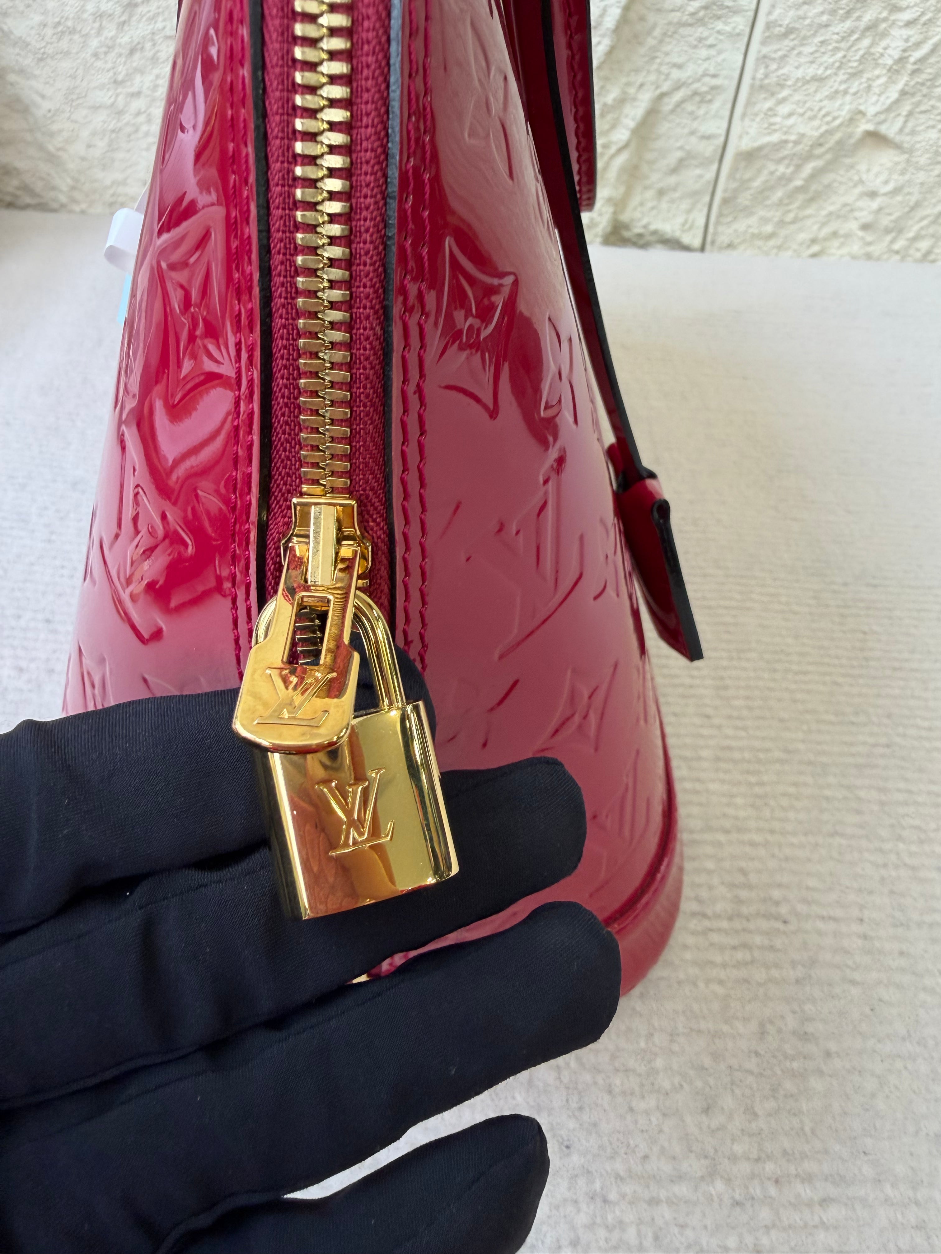 Borsa Louis Vuitton Alma PM in Pelle Monogram Vernis Color Rose Indien
