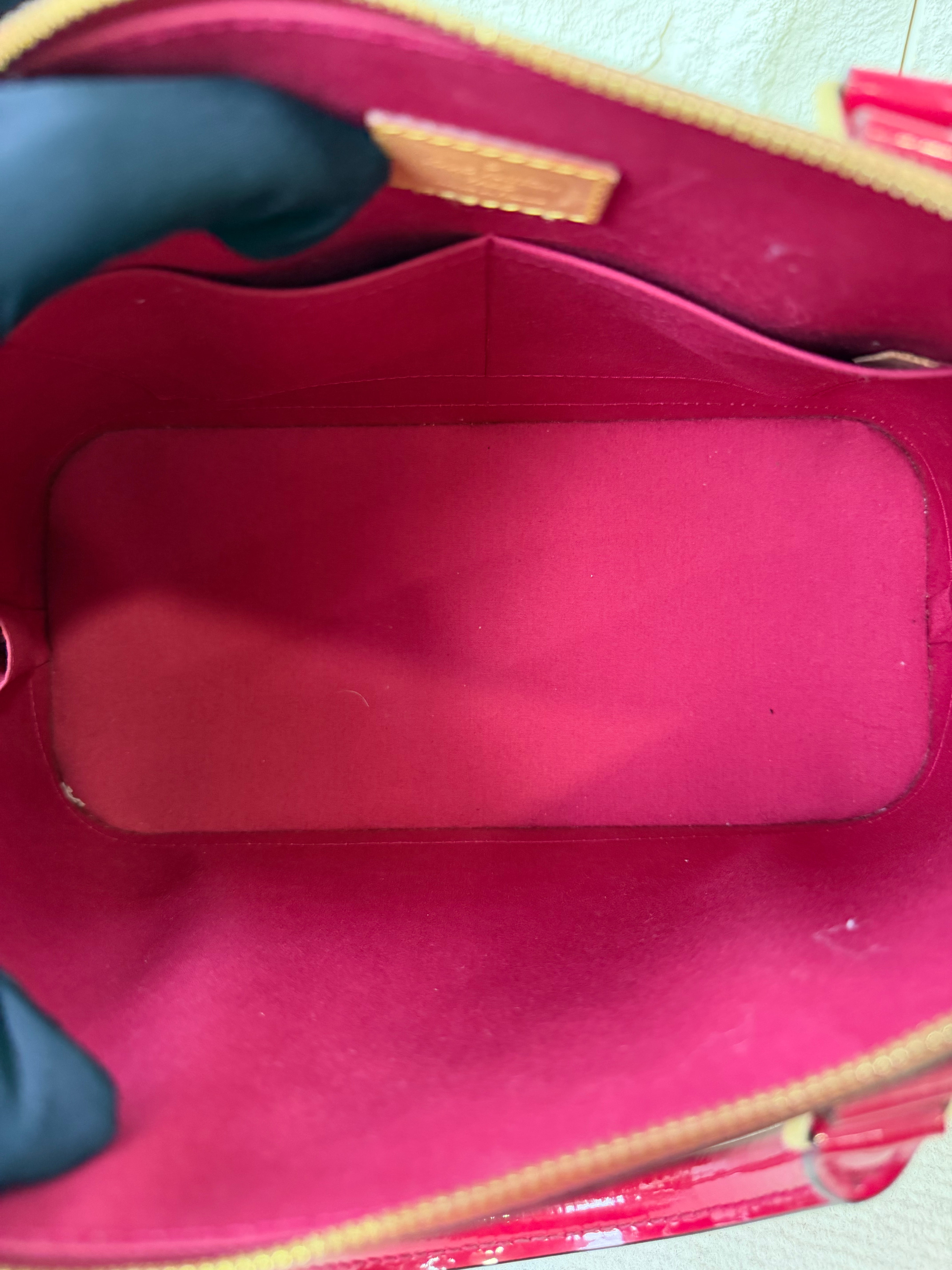 Borsa Louis Vuitton Alma PM in Pelle Monogram Vernis Color Rose Indien