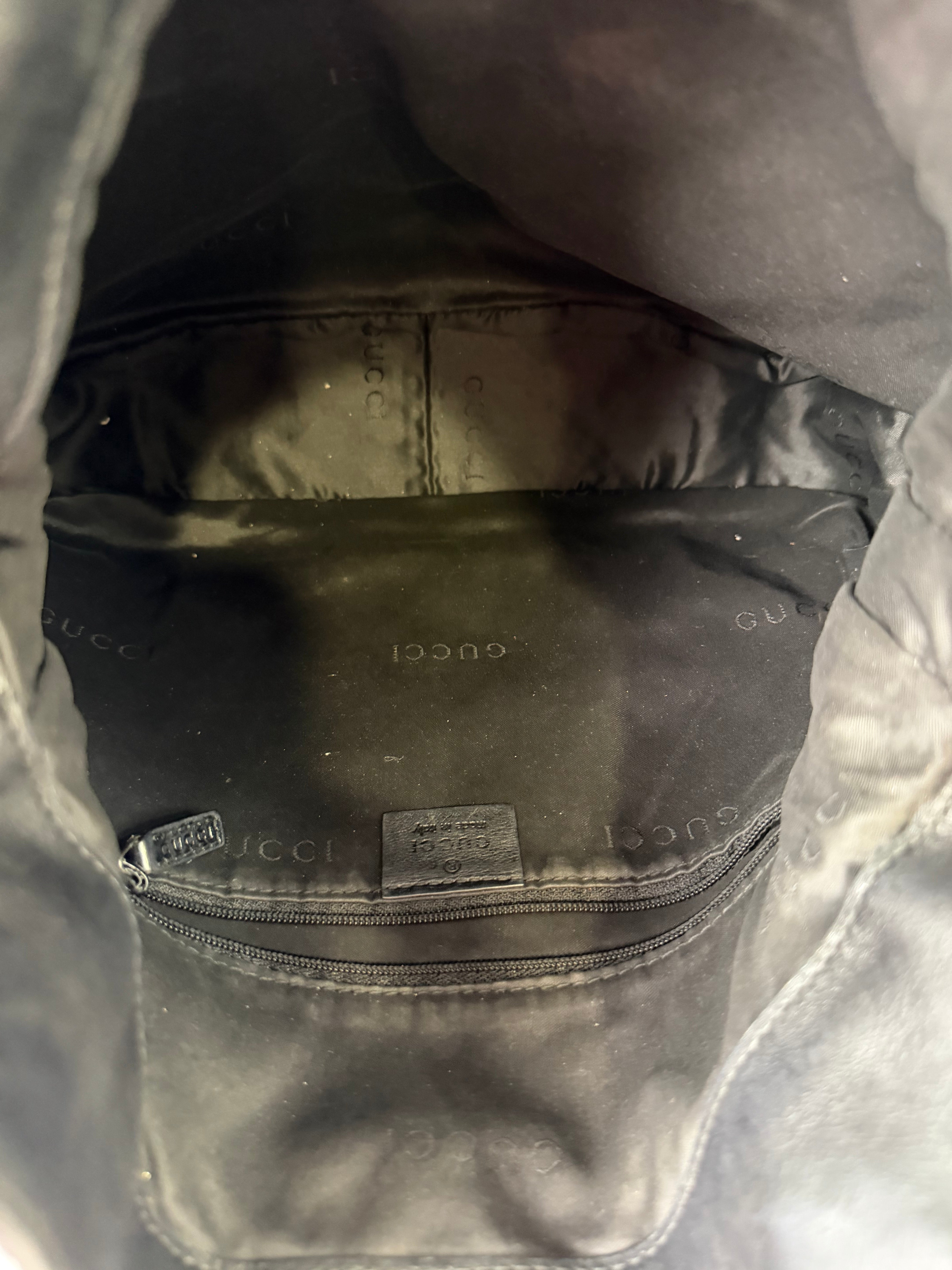 Borsa a Spalla Vintage di Gucci in Tela GG Nera