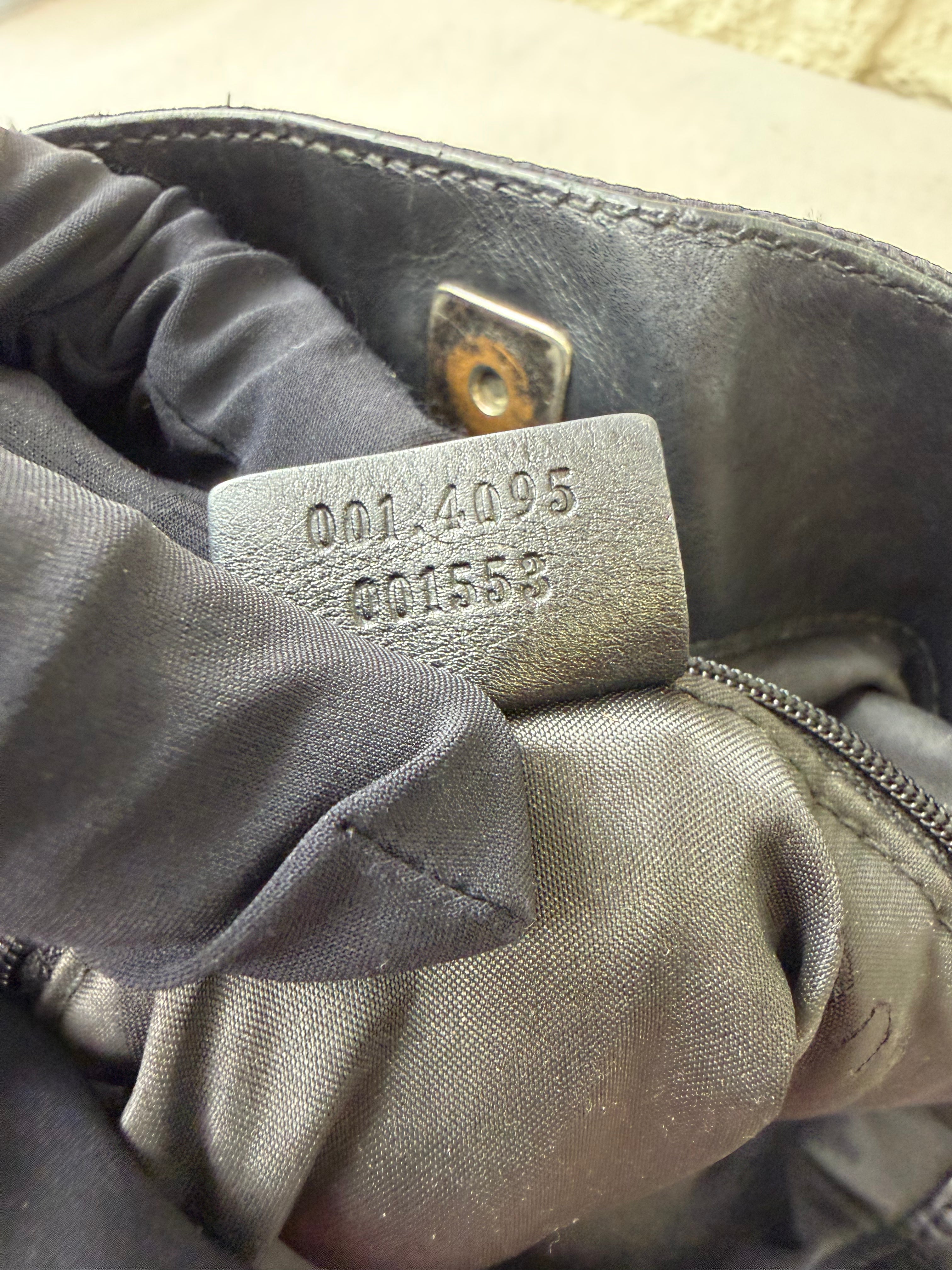 Borsa a Spalla Vintage di Gucci in Tela GG Nera