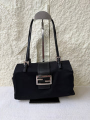 Borsa a Spalla Vintage di Fendi in Tessuto Nero