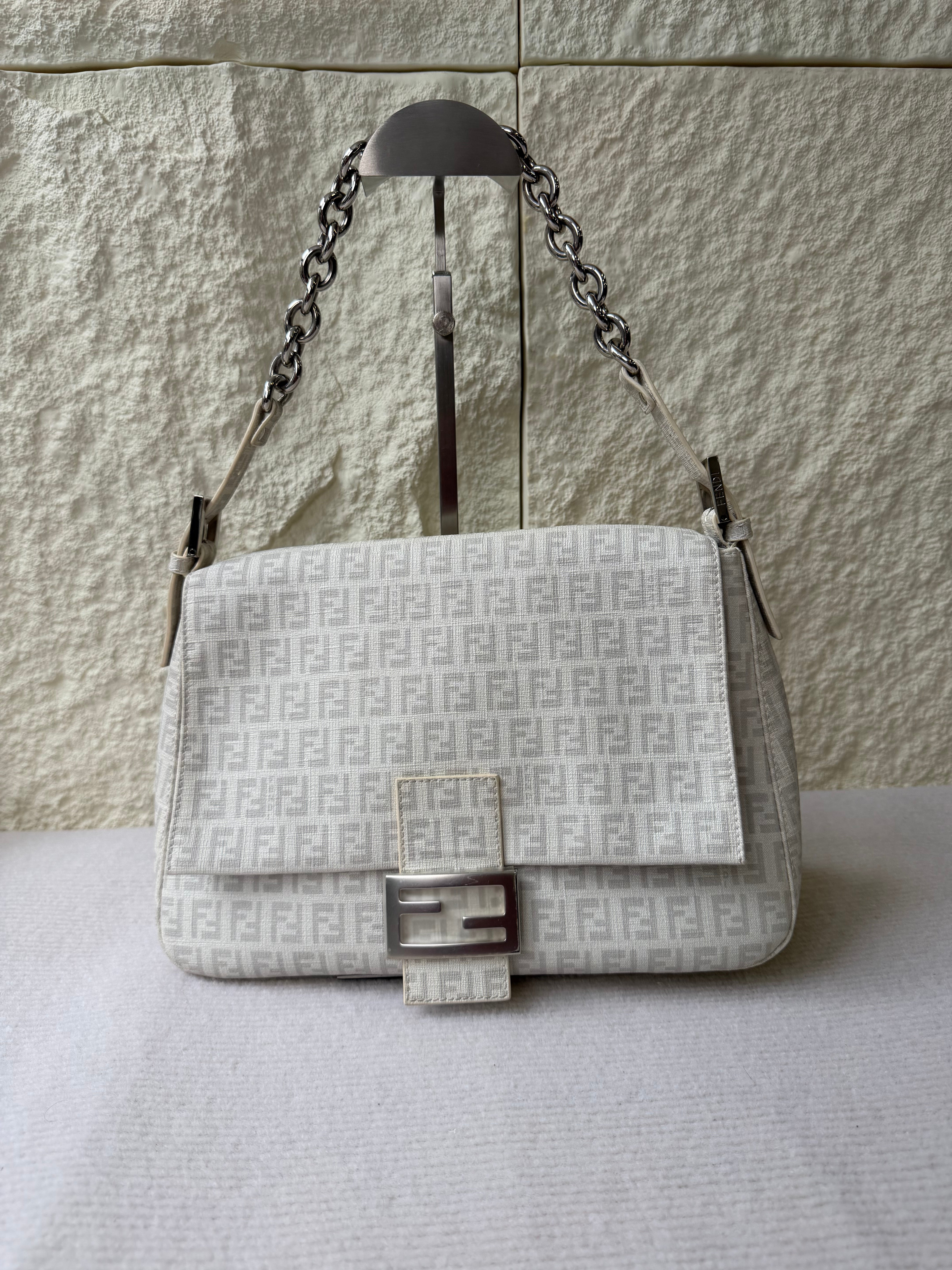 Borsa Fendi Mamma Baguette in Tela Bianca