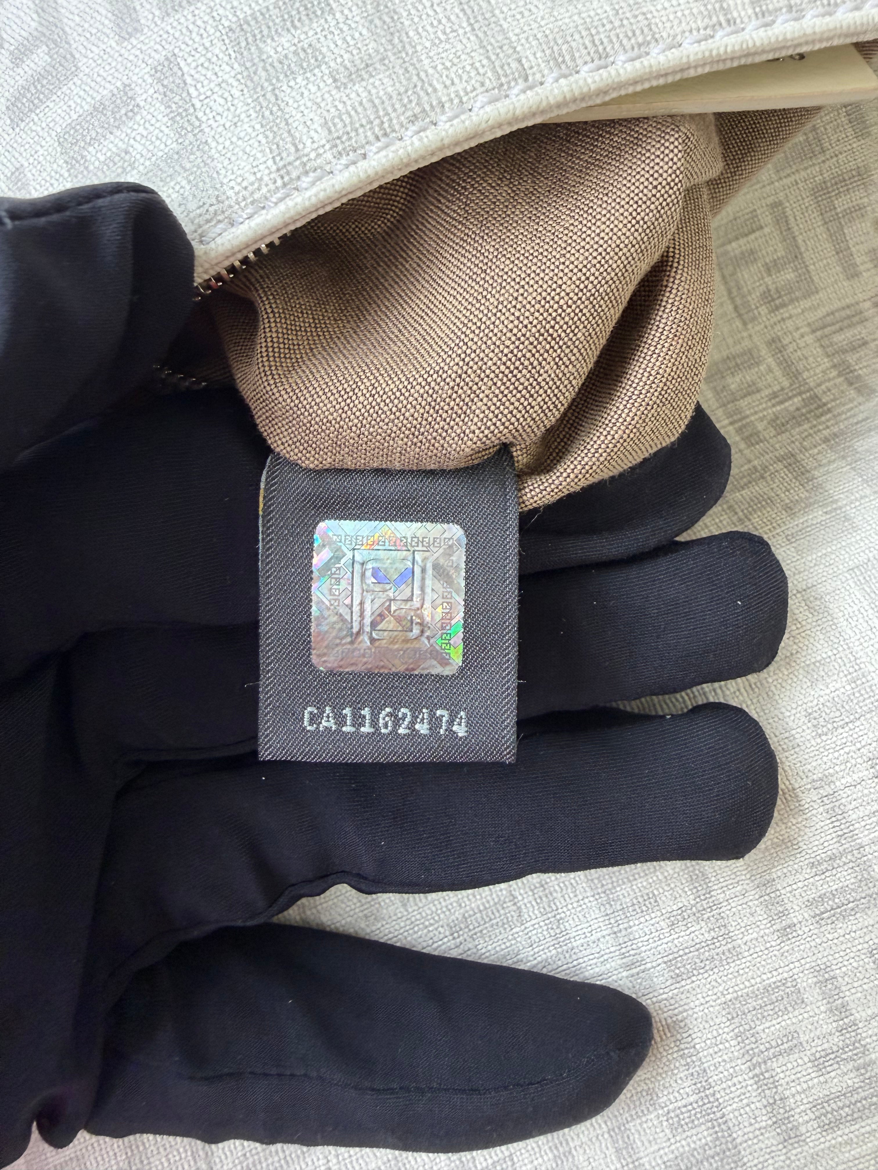 Borsa Fendi Mamma Baguette in Tela Bianca