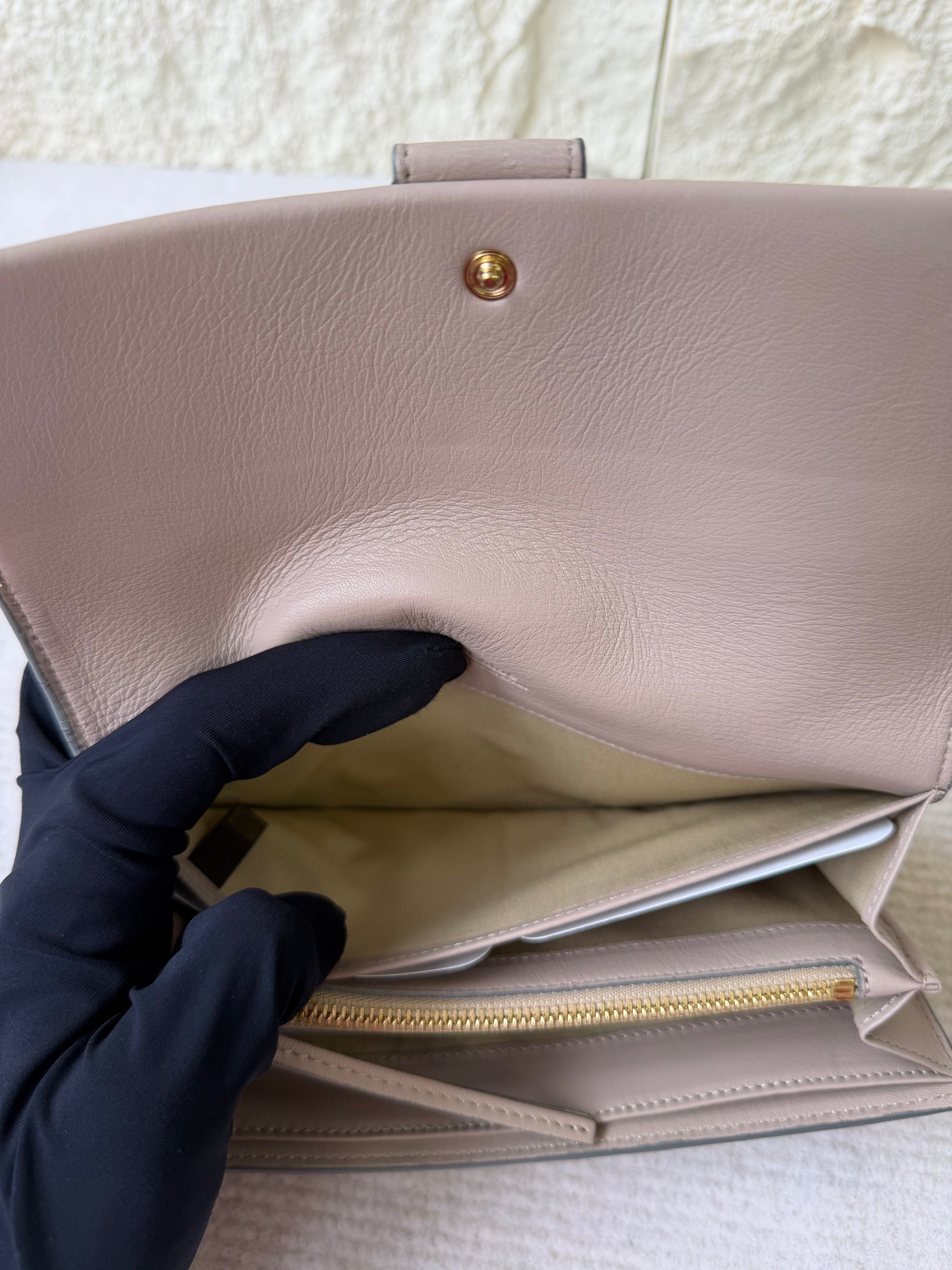 Portafoglio Lungo di Chloé in Pelle Beige
