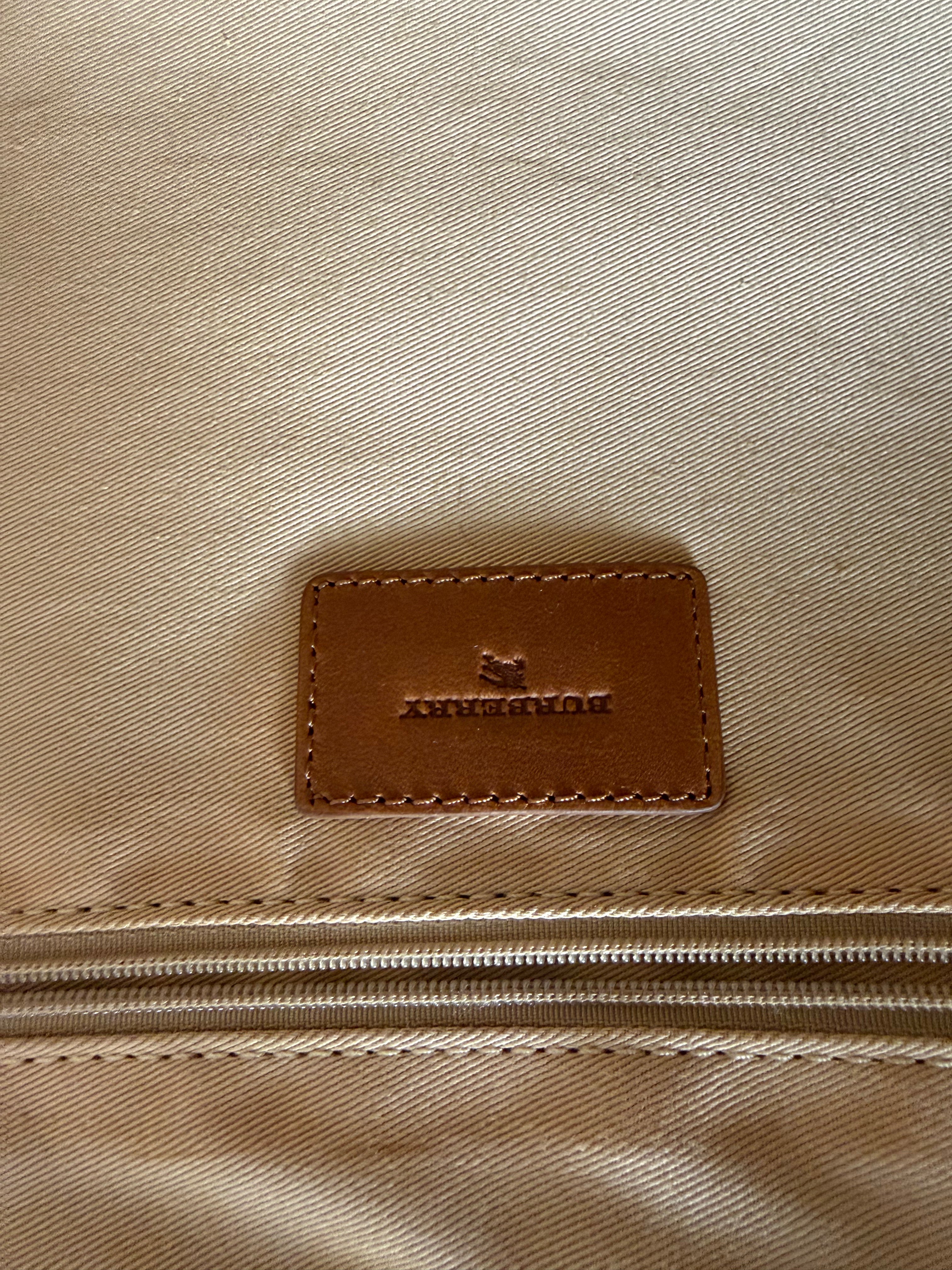 Borsa Tote Burberry in Tela Marrone Scuro con Manici e Finiture in Pelle
