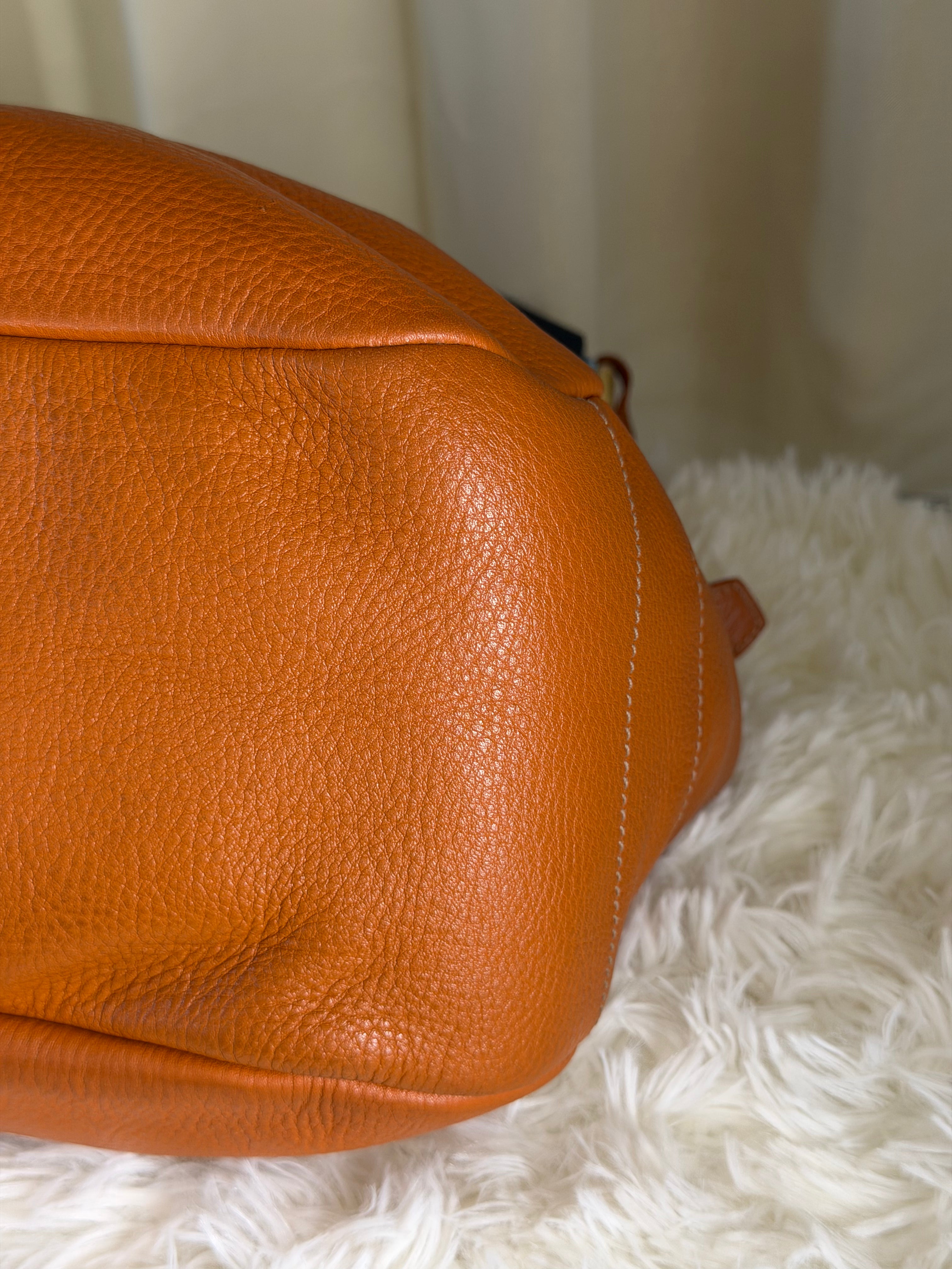 Borsa a Spalla Prada in Pelle Martellata Color Arancione