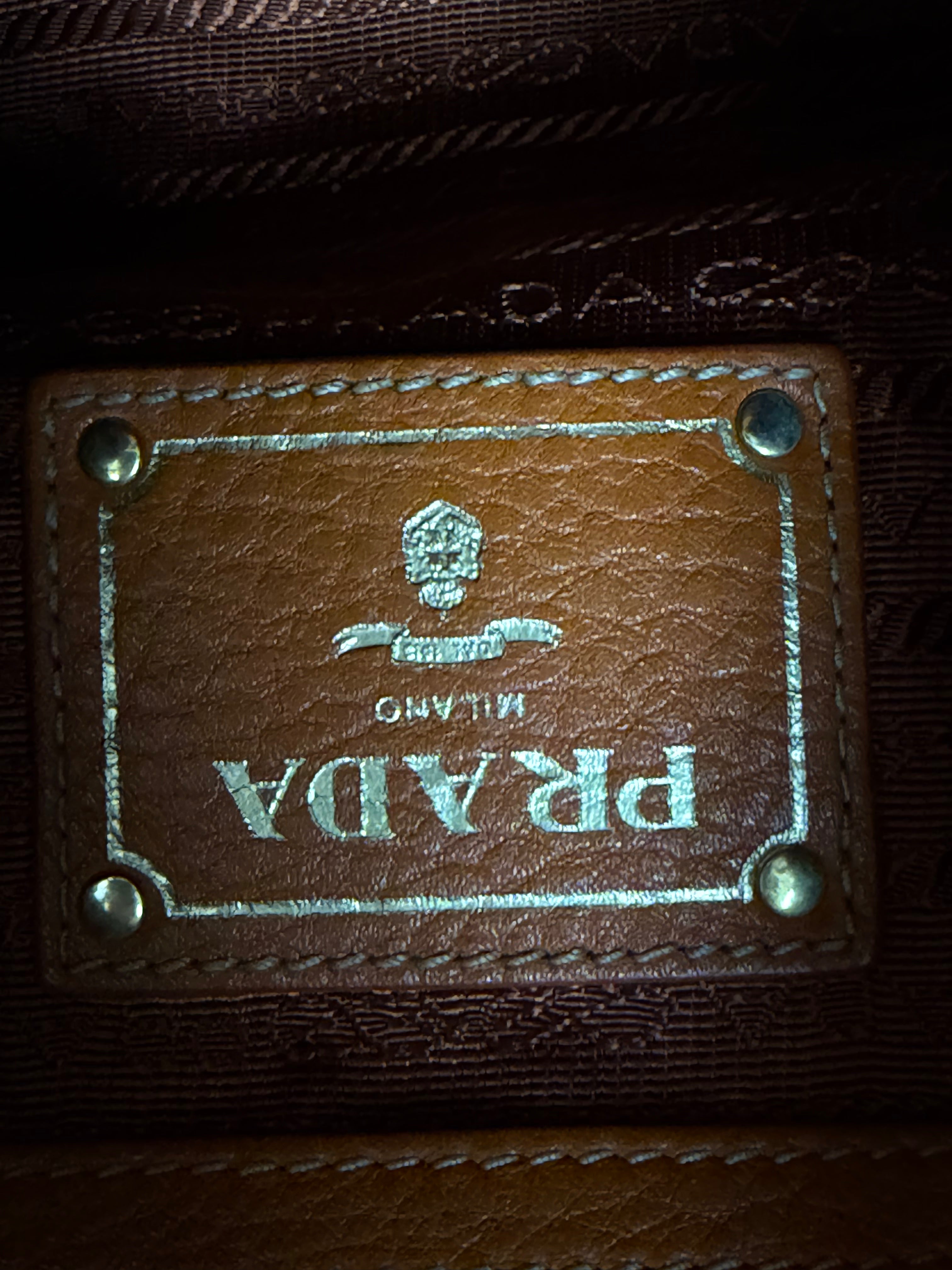 Borsa a Spalla Prada in Pelle Martellata Color Arancione