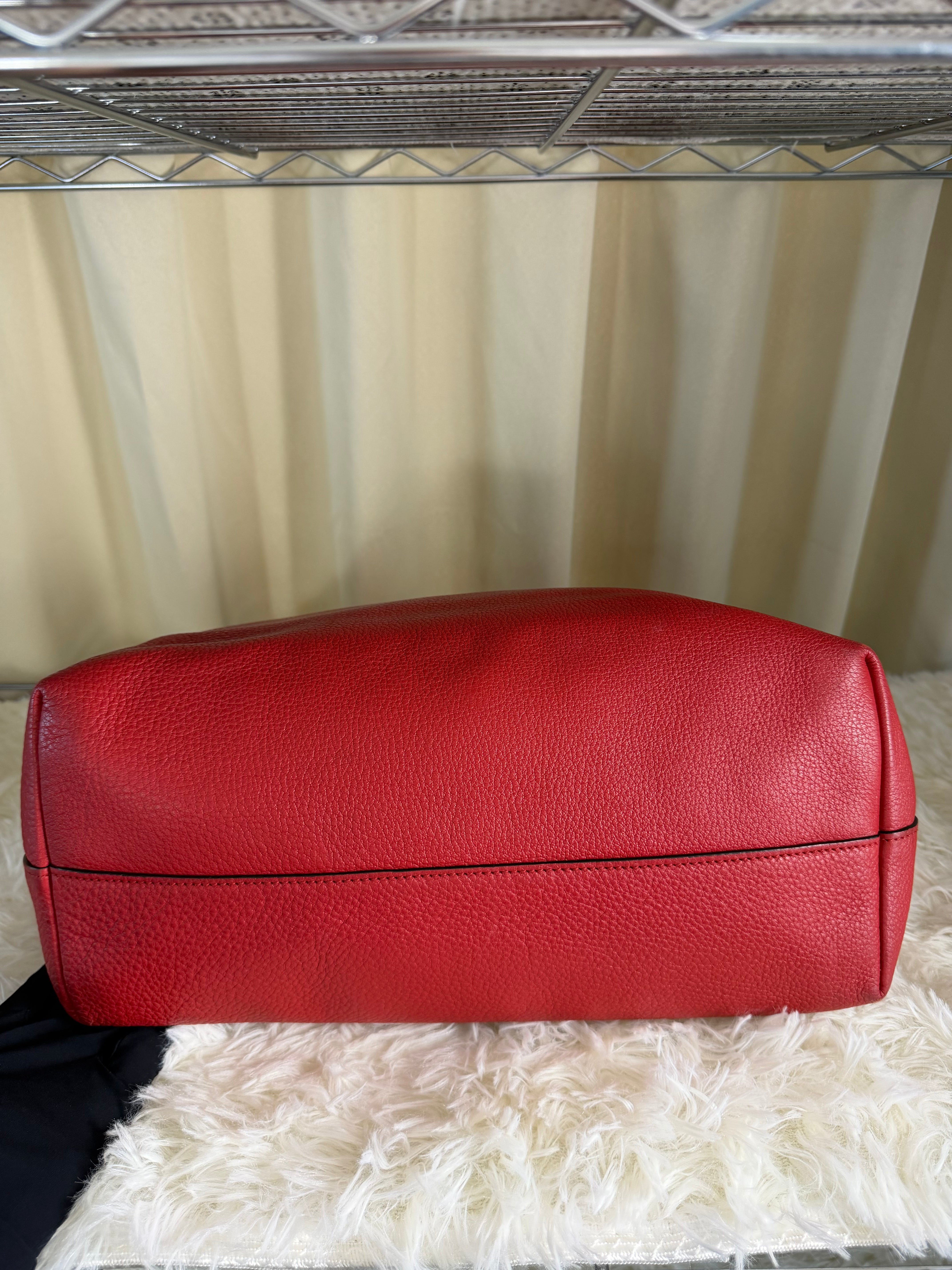 Borsa Tote Prada in Pelle Martellata Rossa