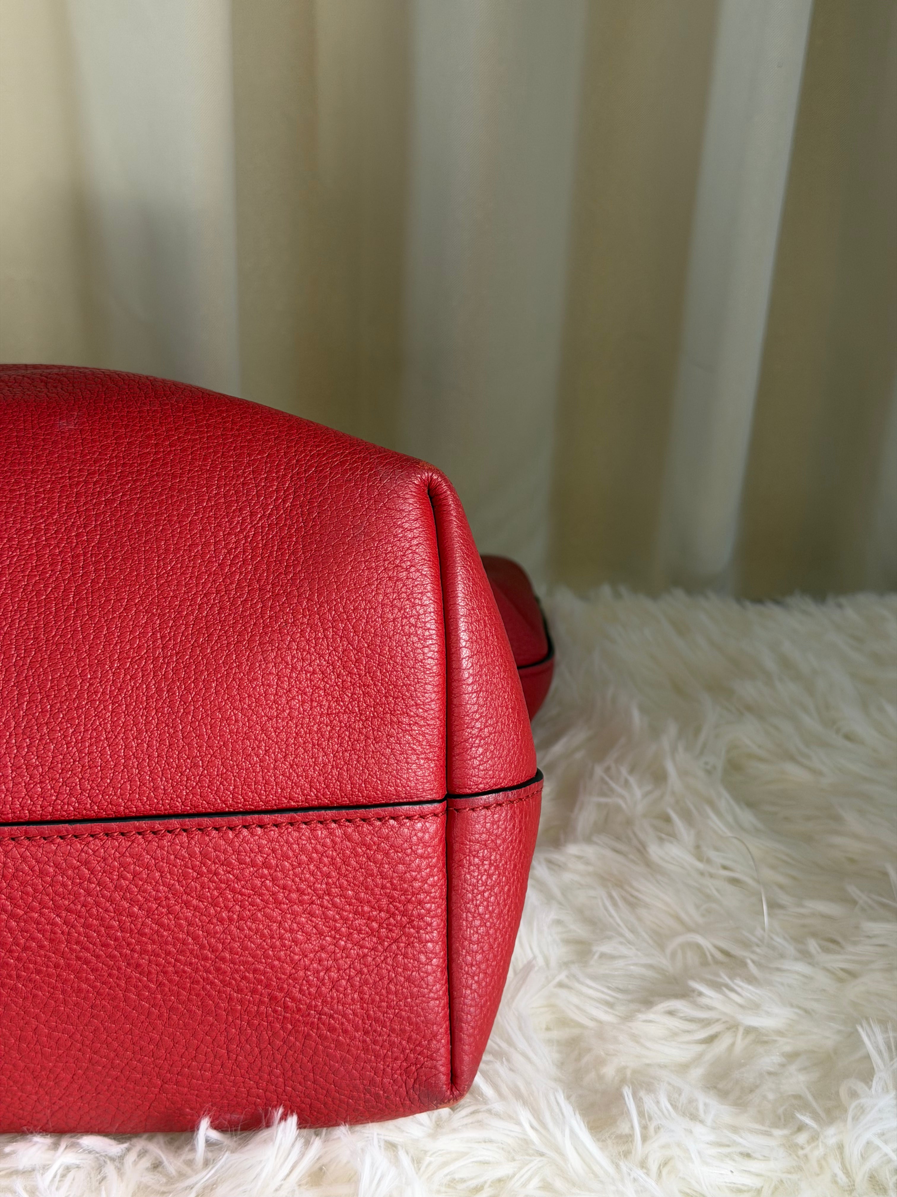 Borsa Tote Prada in Pelle Martellata Rossa